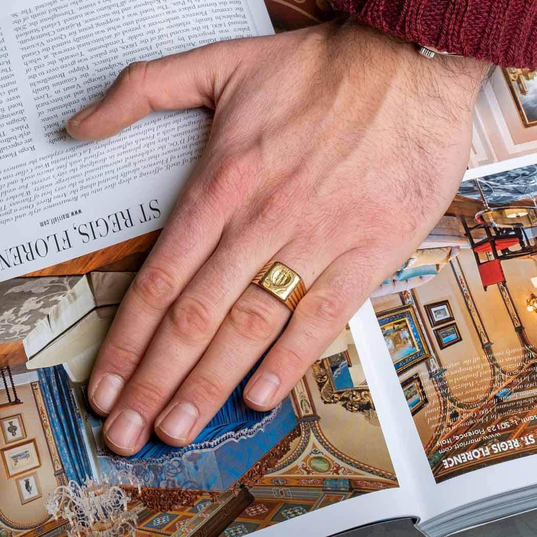 Anillo de sello de oro vintage Escudo de San Marino en venta 1