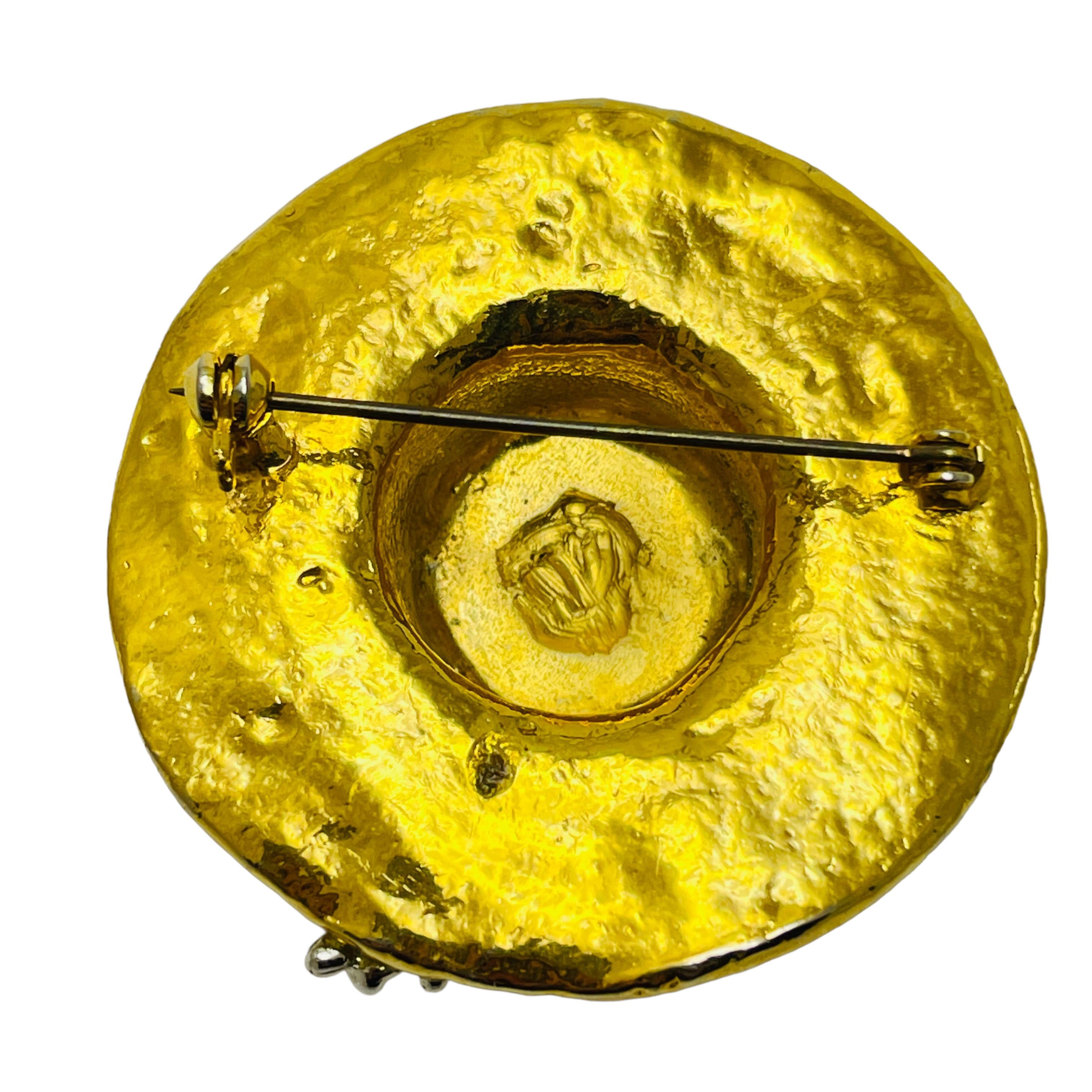 Women's or Men's Vintage gold silver hat designer runway brooch For Sale