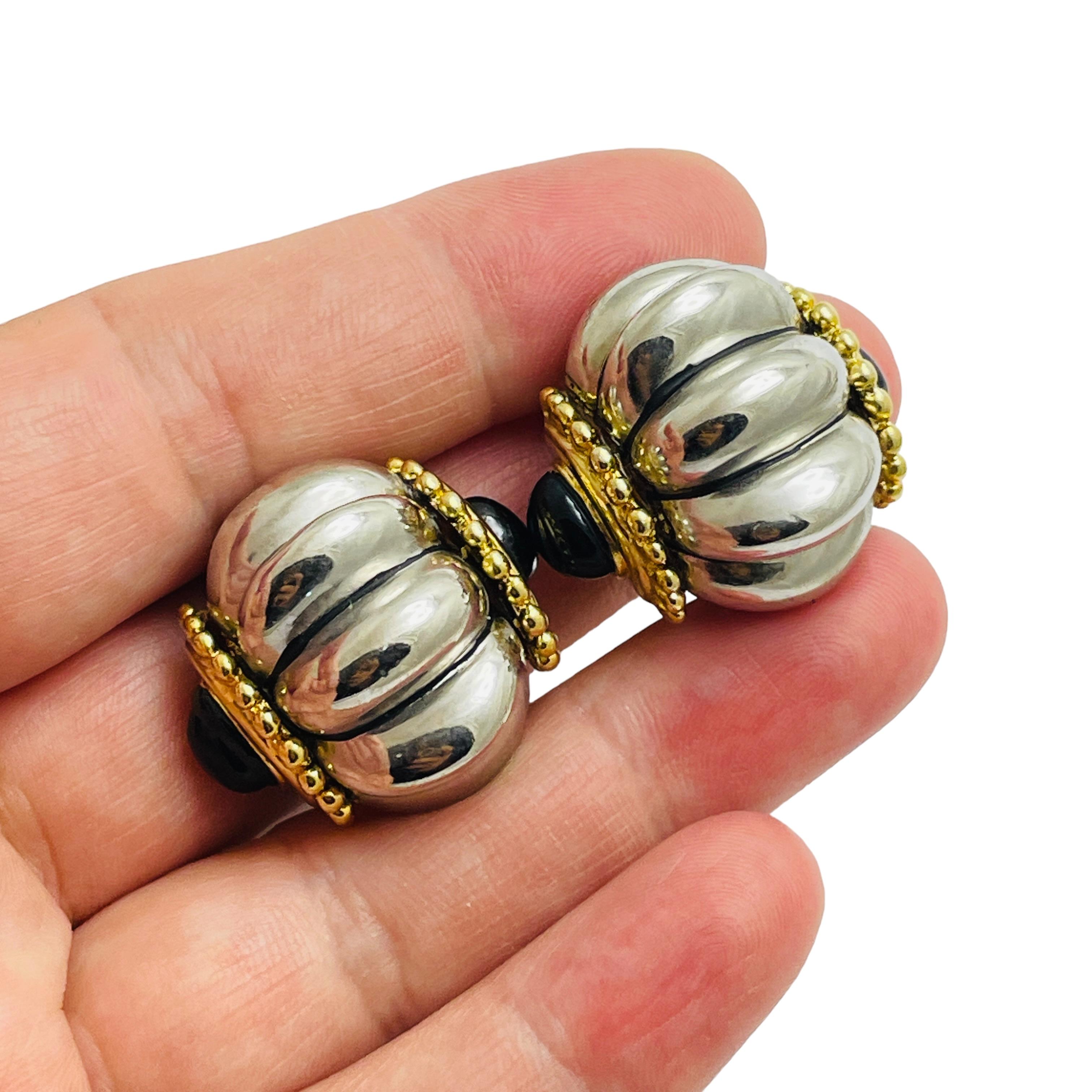 Women's Vintage gold silver massive designer runway clip on earrings For Sale