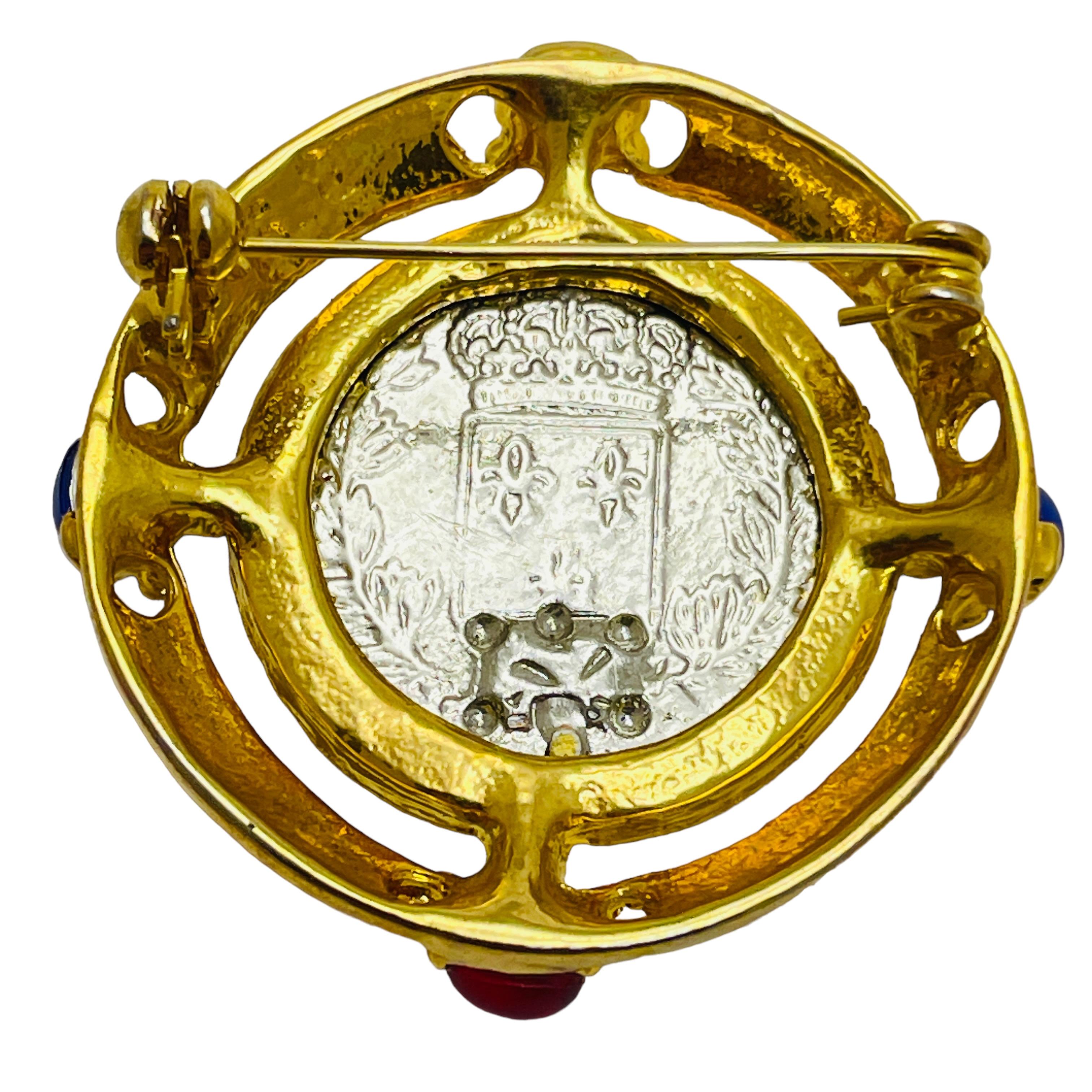 Vintage gold silver republique francause faux coin jewel designer brooch In Good Condition For Sale In Palos Hills, IL