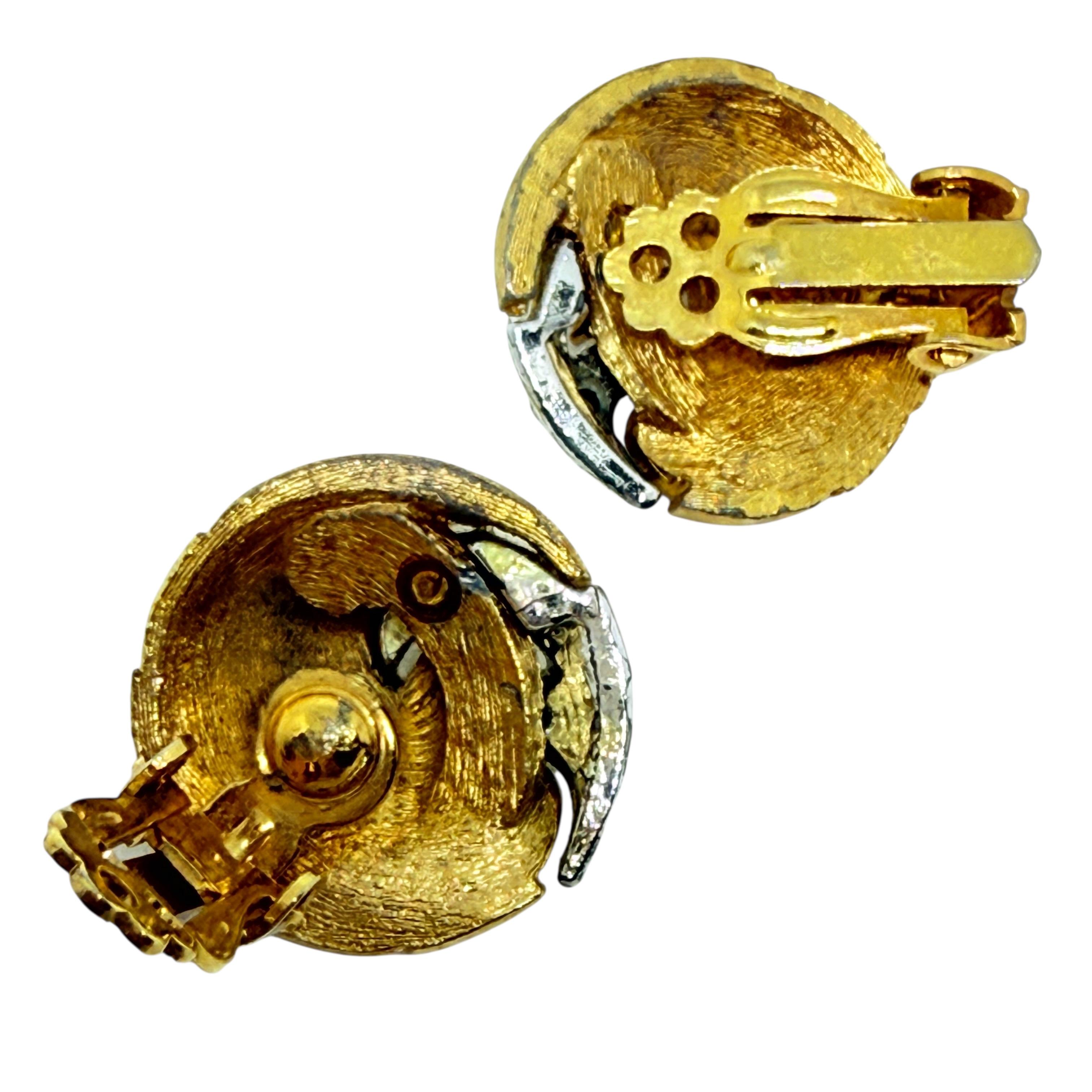 Vintage gold silver tone rhinestones designer clip on earrings In Good Condition For Sale In Palos Hills, IL