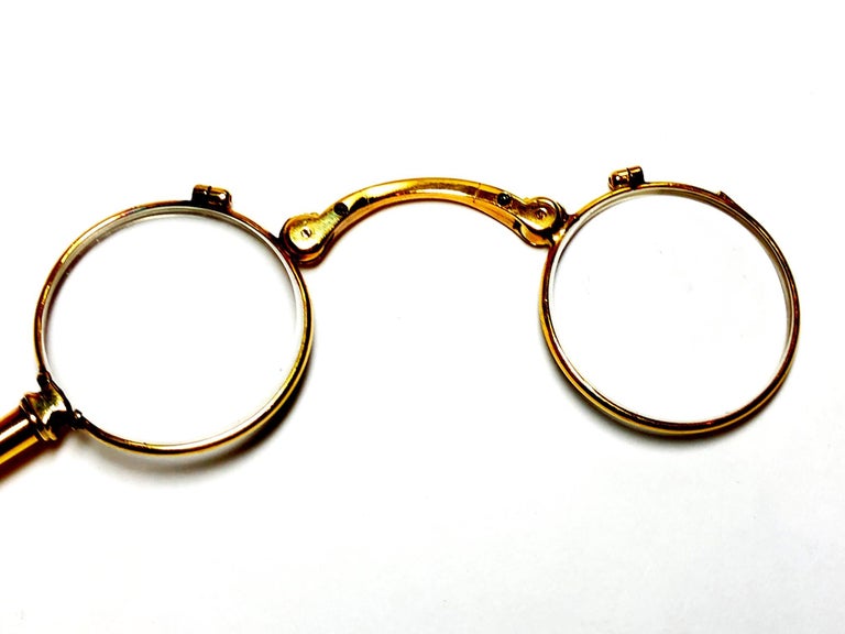 Vintage Gold Snake Lorgnette with Sapphire Ruby and Diamond, Circa 1940 In Good Condition For Sale In London, GB