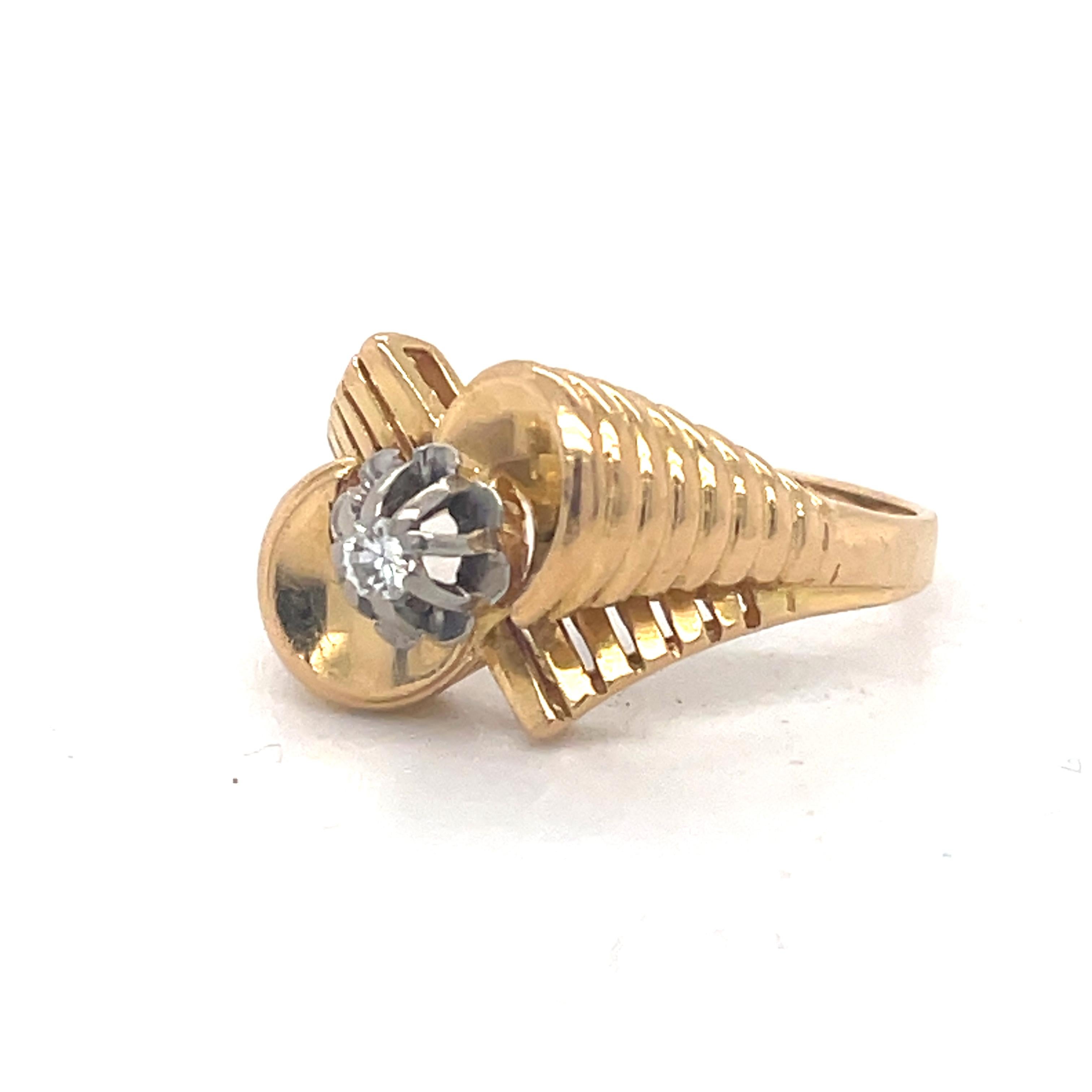 Brilliant Cut Vintage Gold Spairel Ring, 0.06CT Diamond, 18k Yellow Gold ring, tourbillon Ring For Sale