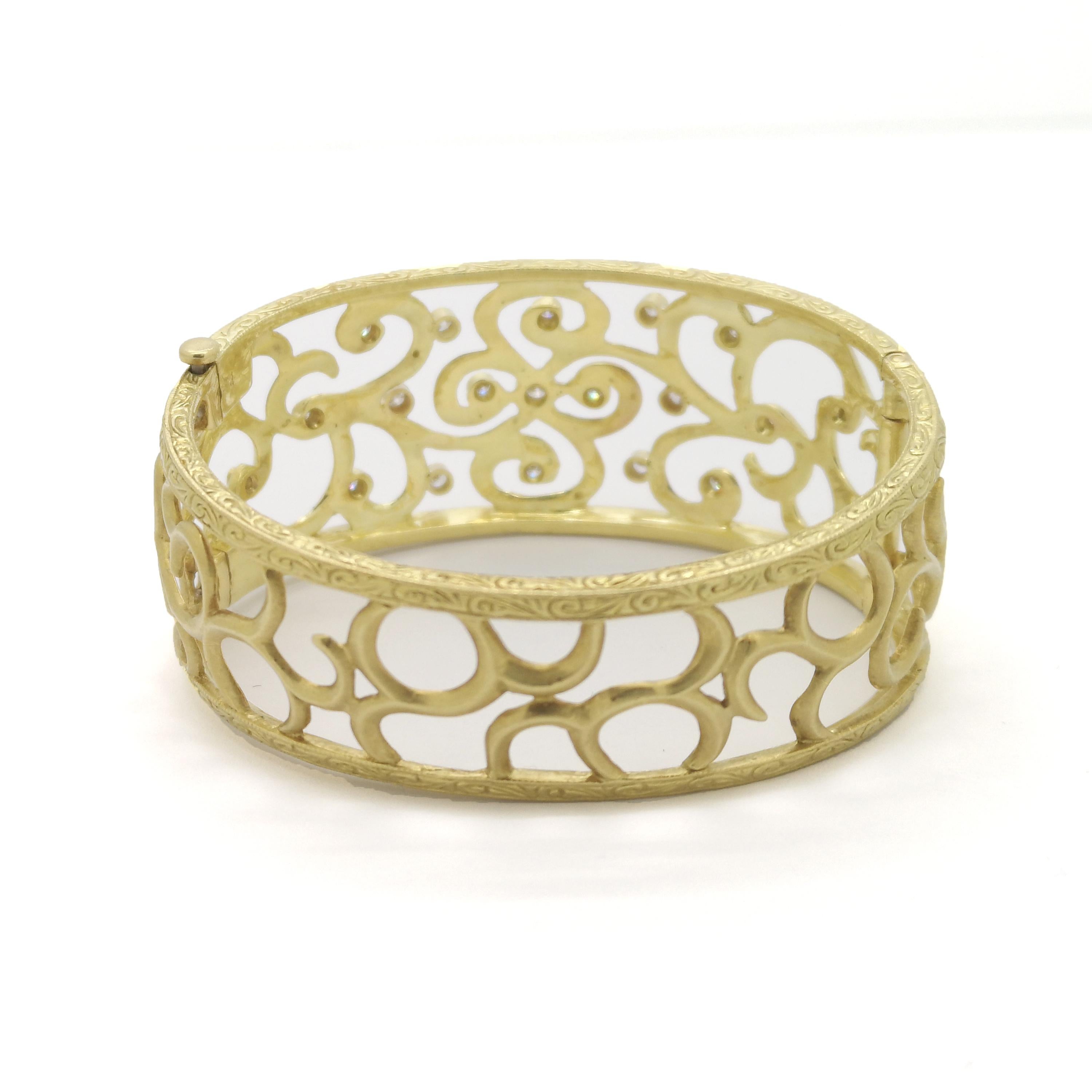 Taille brillant Bracelet vintage en or avec tourbillons et diamants, Circa Vintage 1990 en vente