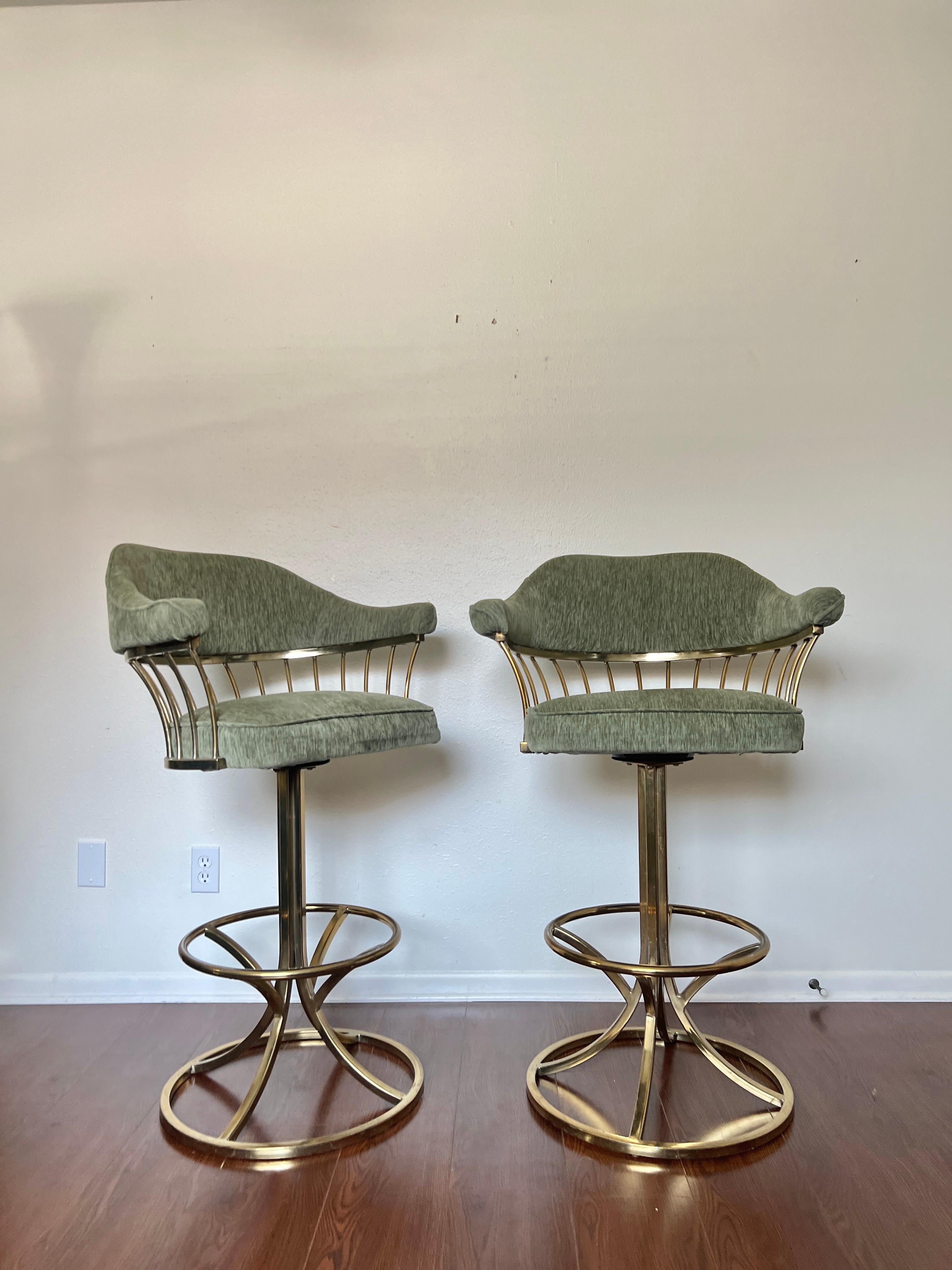 Vintage gold swivel barstools with the original velvety fabric, circa 1970s In Good Condition In Houston, TX