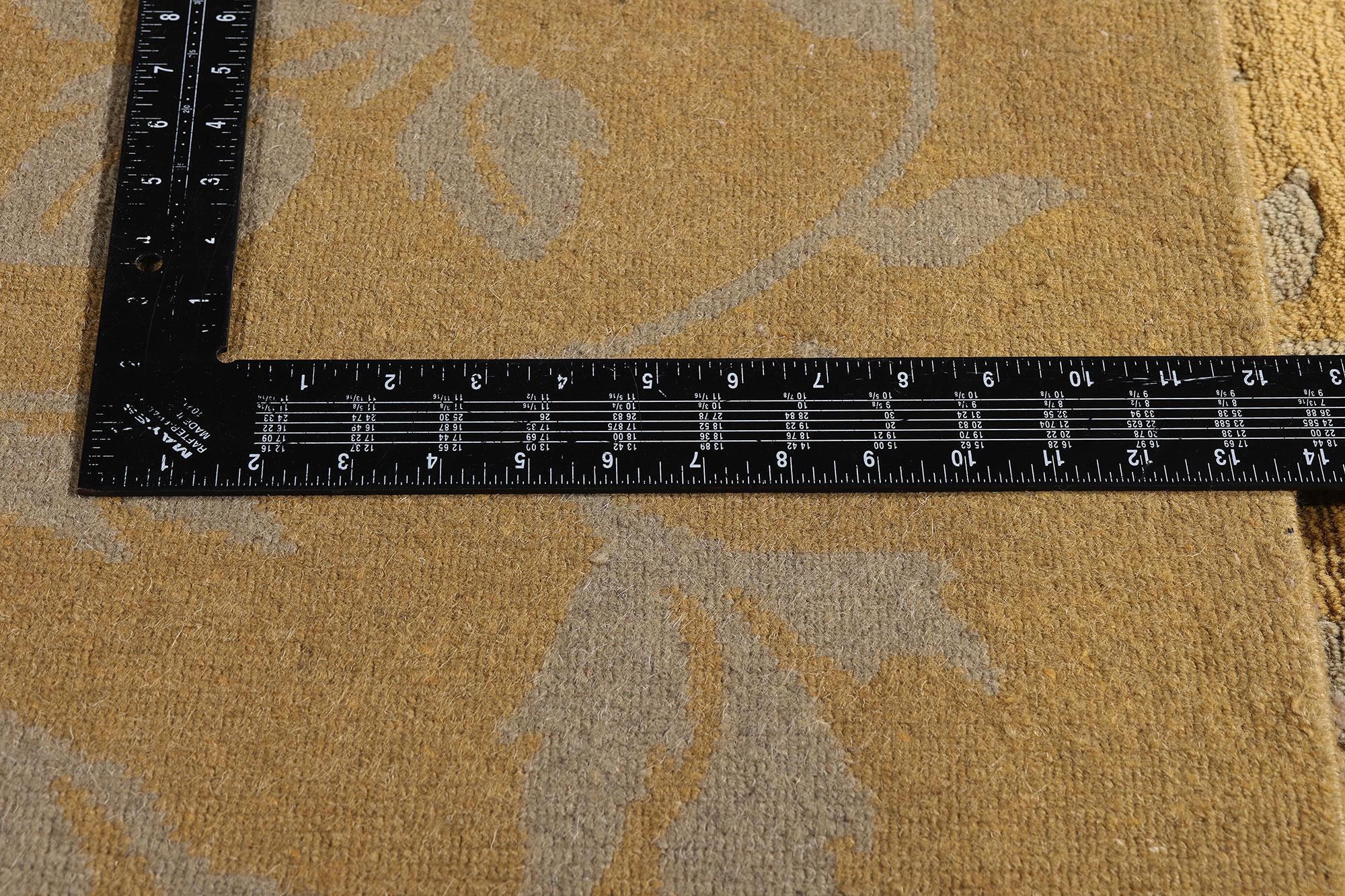 Tibetischer Teppich in Gold mit modernem, traditionellem Stil aus Gold im Angebot 1