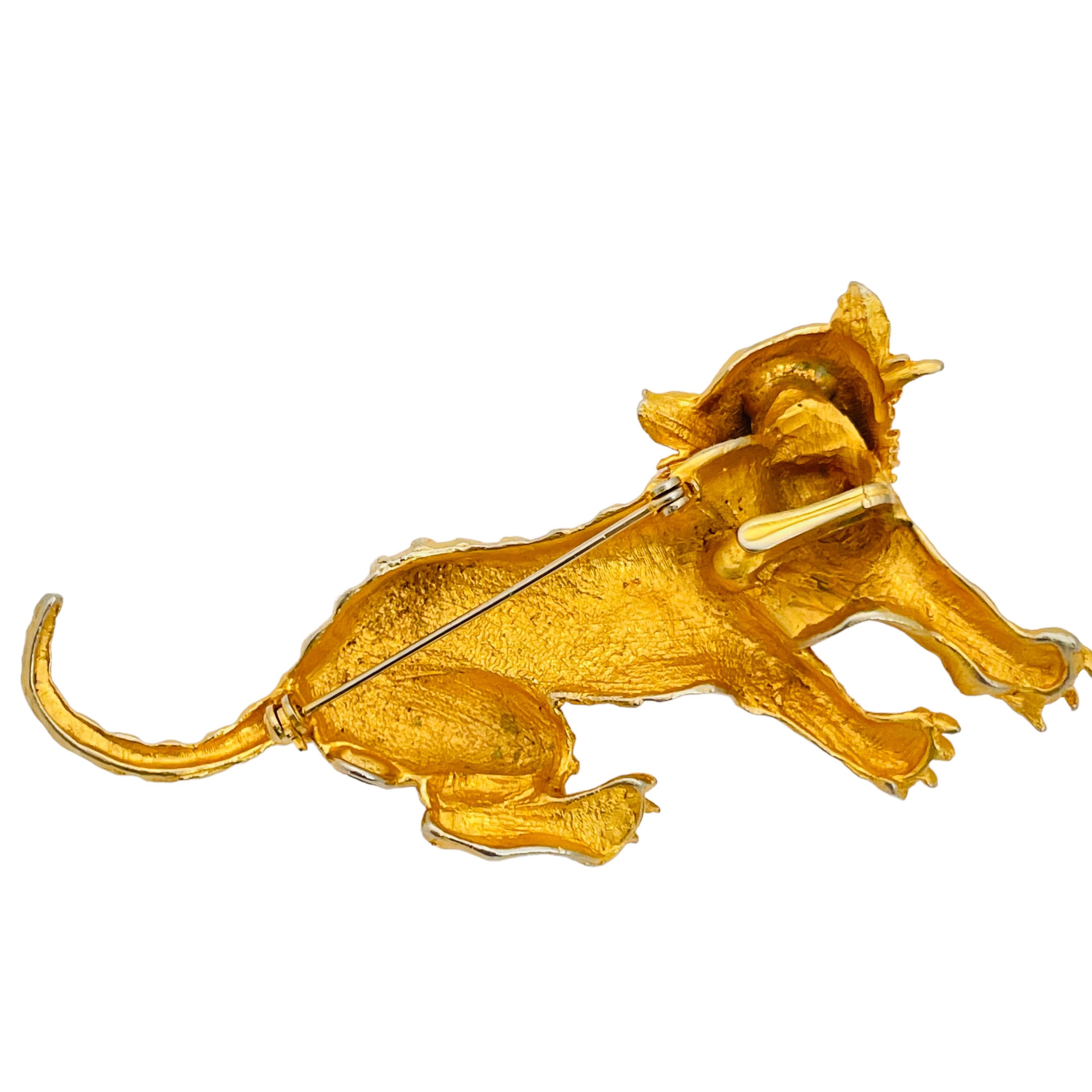 Vintage gold tiger designer runway brooch pendant For Sale 2