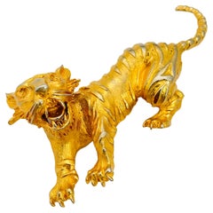 Vintage gold tiger designer runway brooch pendant
