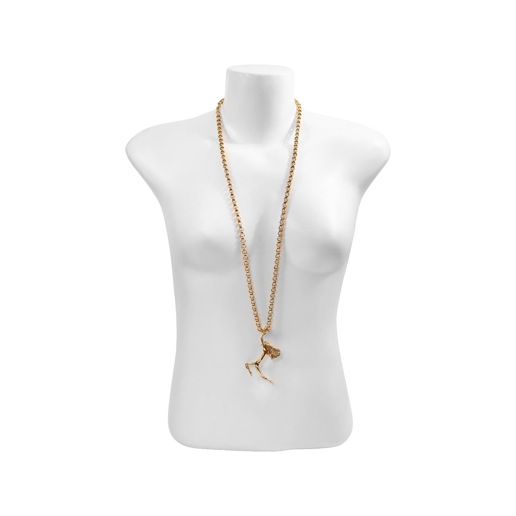 Collier vintage de dame acrobatique en or, Circa Vintage, 1980 en vente 2