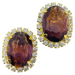 Orecchini a clip di design vintage in vetro color ametista con strass dorati