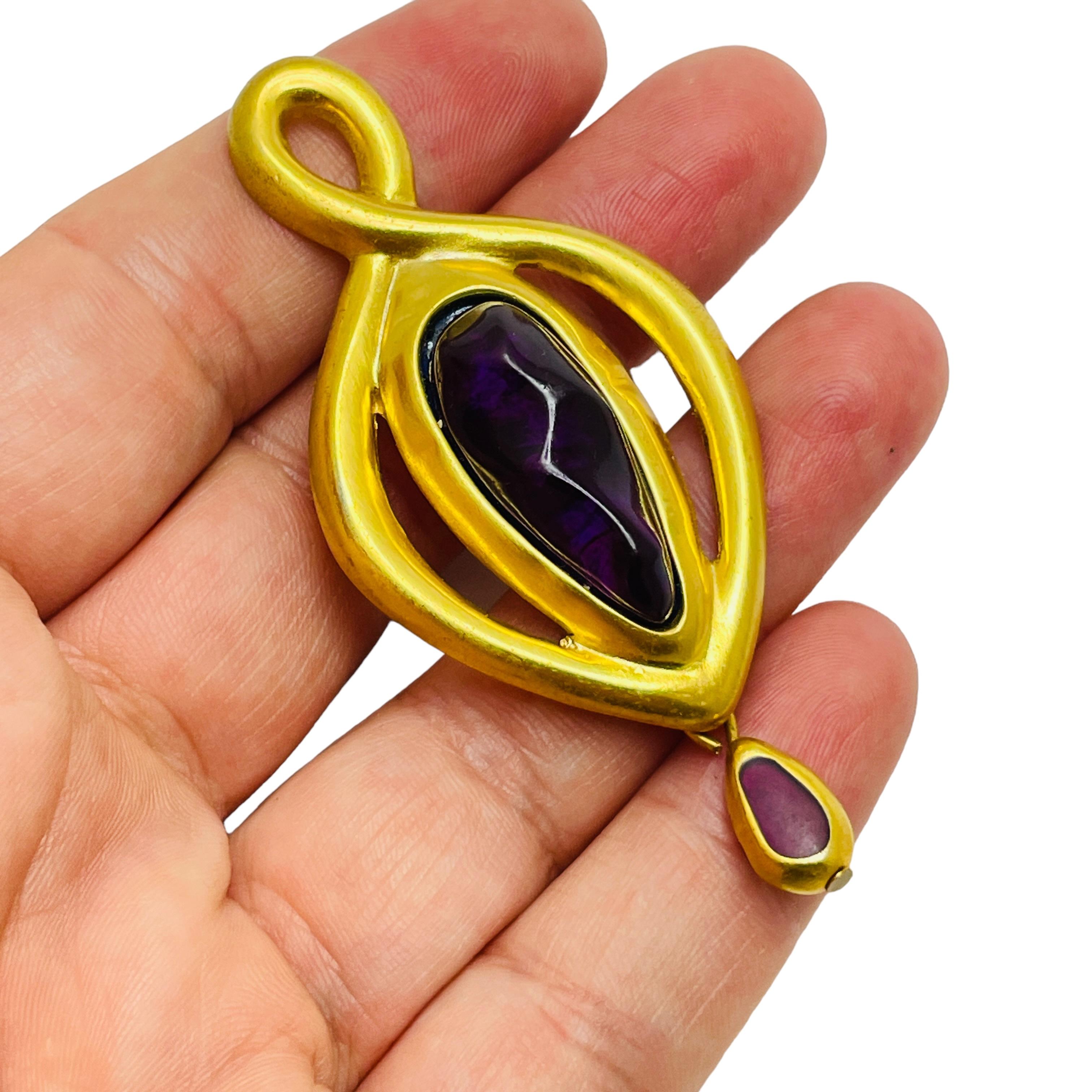 Women's Vintage gold tone amethyst purple poured glass designer brooch For Sale