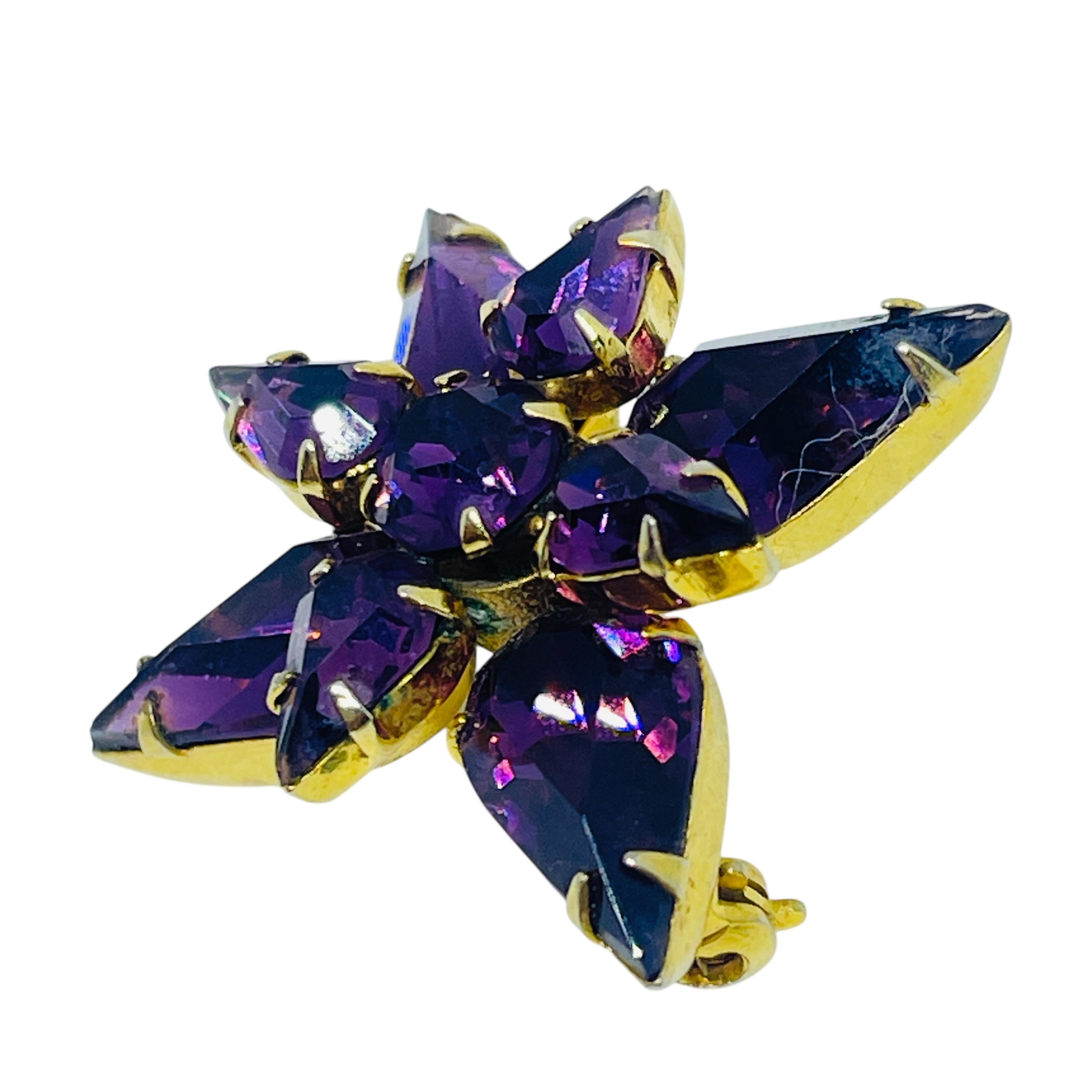 DETTAGLI

- senza segno

- tono oro con strass 

- spilla vintage di design 

MISURE

-

CONDIZIONE

- ottime condizioni vintage con minimi segni di usura

Sku 50

❤️❤️ GIOIELLI VINTAGE DI DESIGN ❤️❤️

❤️❤️ ALEXANDER'S BOUTIQUE ❤️❤️