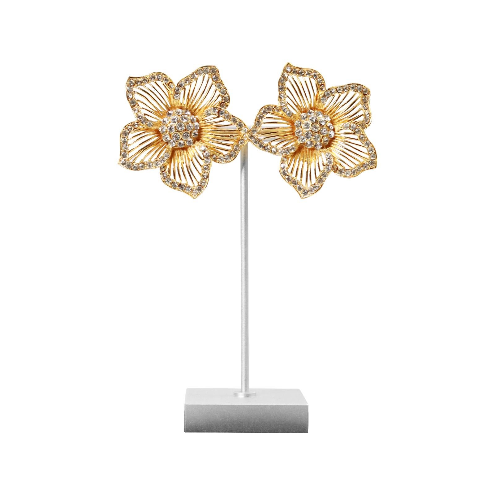 Vintage Gold Tone and Diamante Flower Earrings, Circa 1980's In Good Condition For Sale In New York, NY