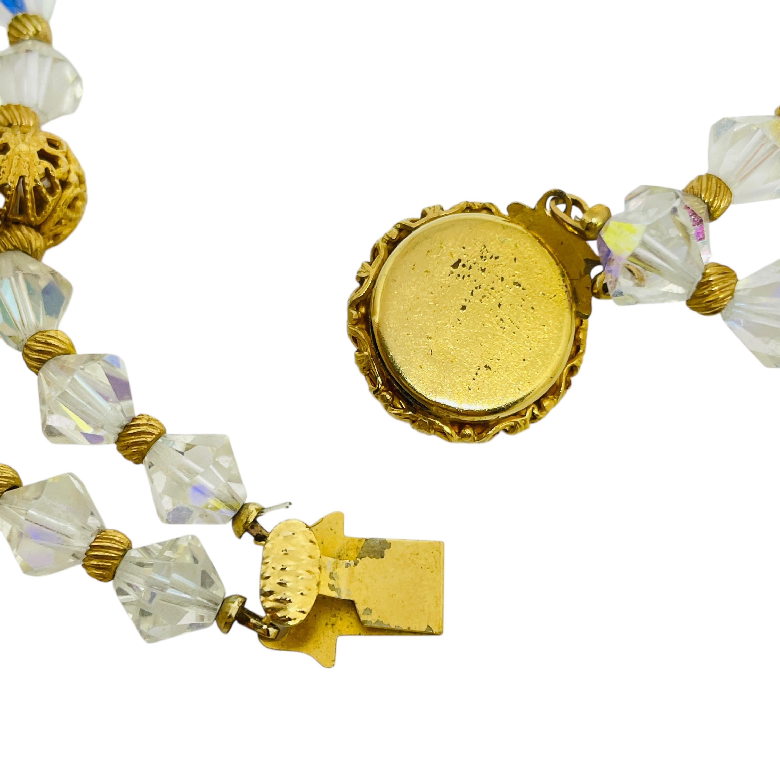 Vintage gold tone aurora crystal beaded clip on earrings necklace set In Good Condition For Sale In Palos Hills, IL