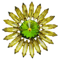 Vintage gold tone beautiful navette rhinestones flower designer brooch