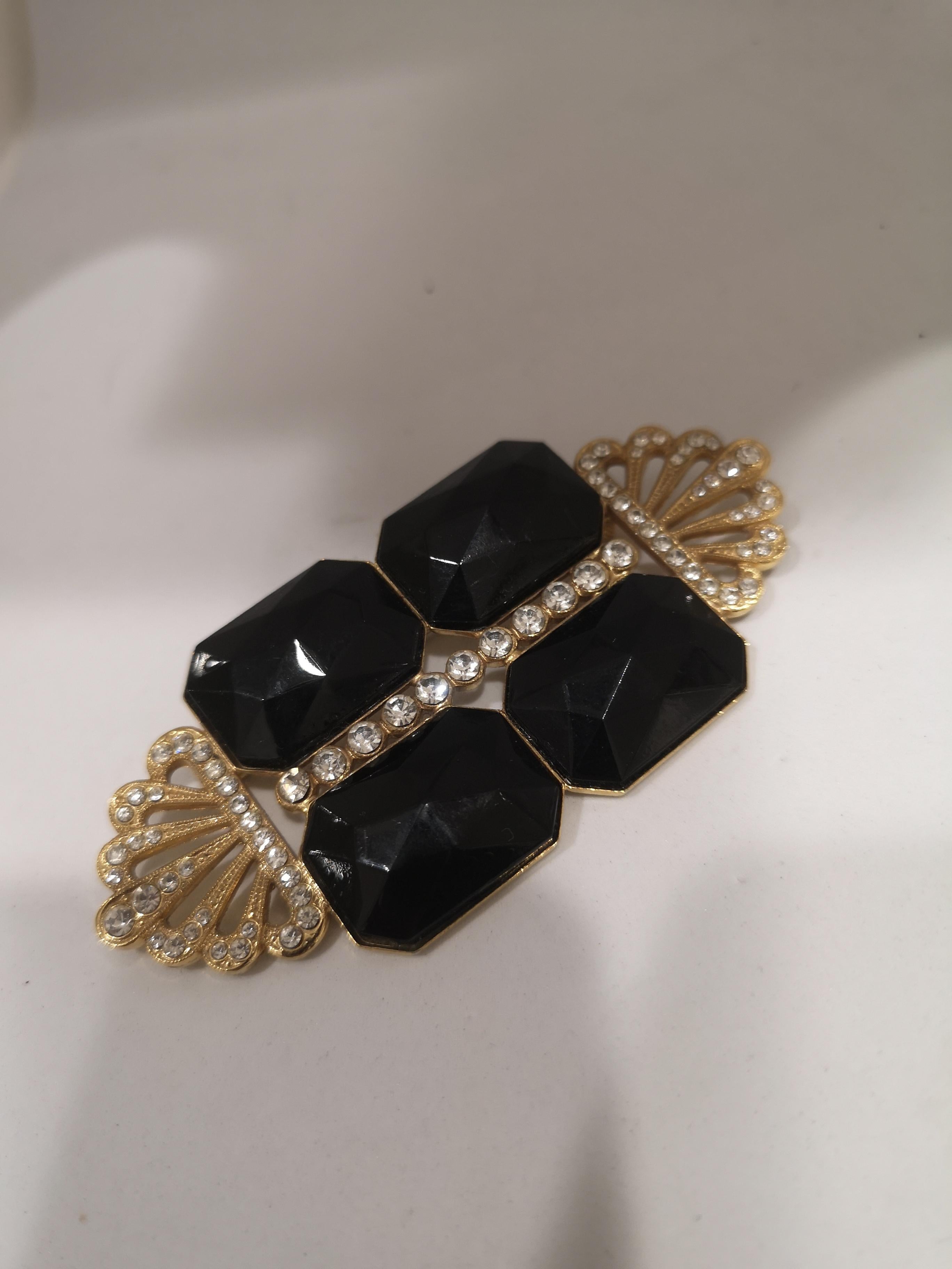 Women's or Men's Vintage gold tone black stones brooch For Sale