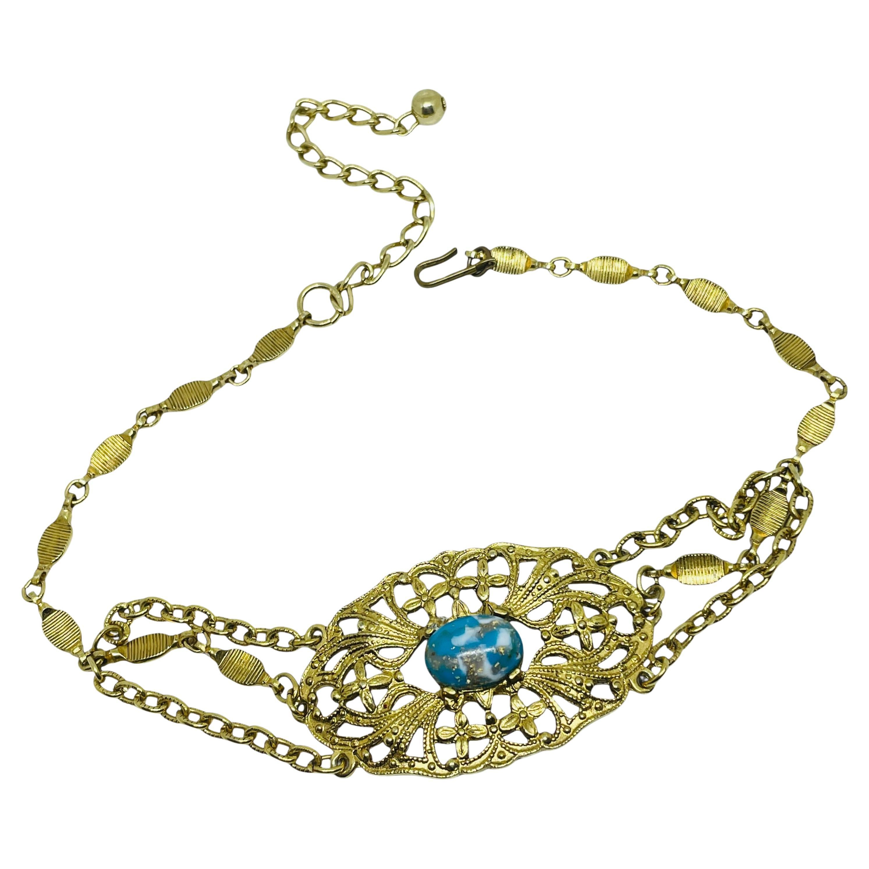 Collana vintage con cabochon di vetro bianco e blu in tonalità oro, firmata choker