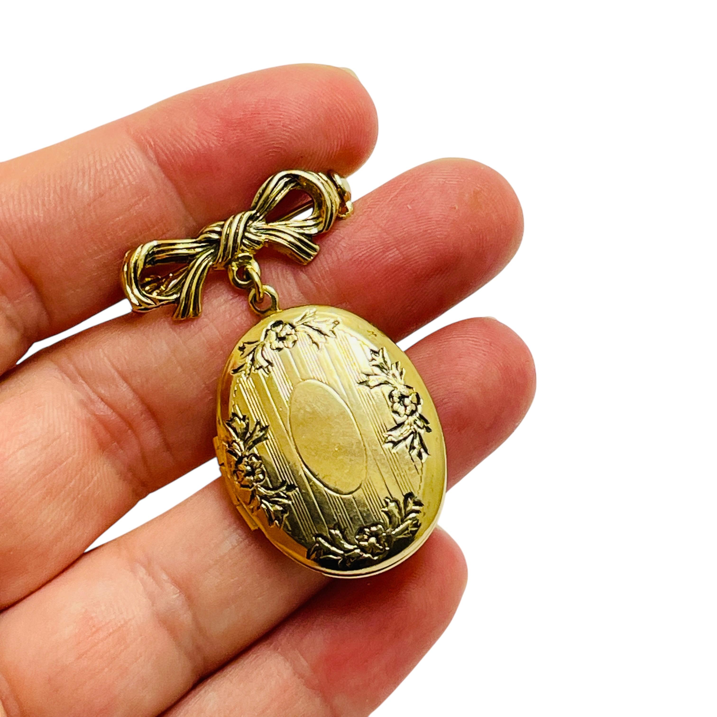 De las mujeres Broche vintage de diseño con medallón colgante en tono dorado en venta