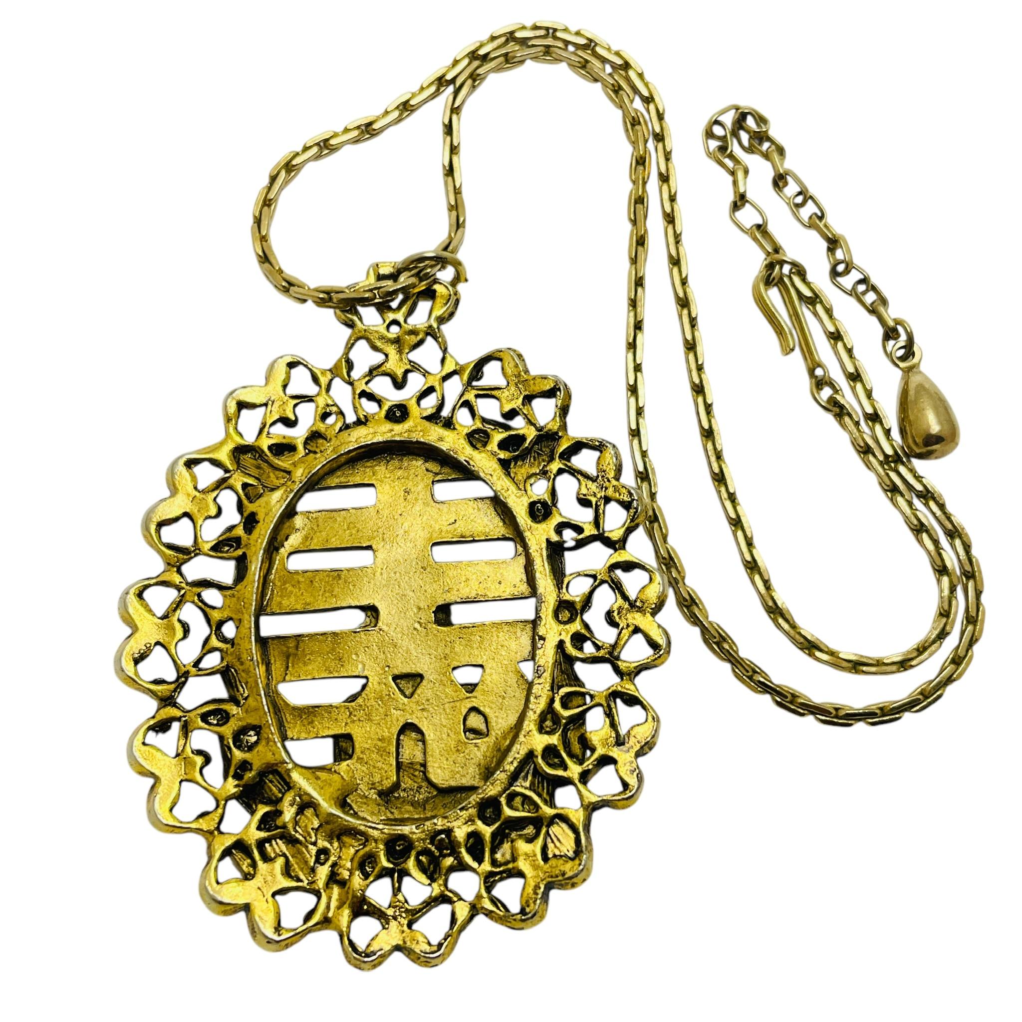 Collar vintage con colgante de Buda en tono dorado en Bueno estado para la venta en Palos Hills, IL