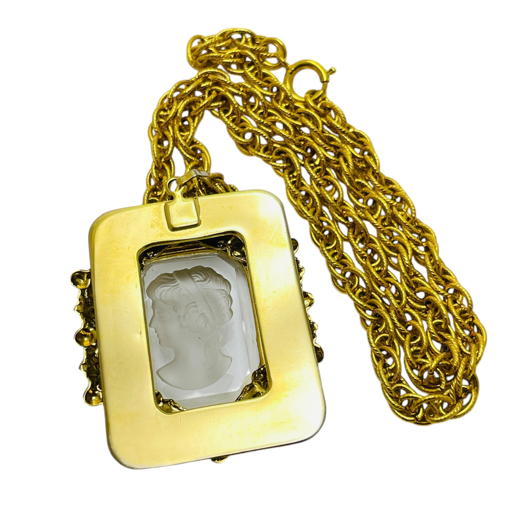 Women's Vintage gold tone carved glass cameo necklace bracelet earrings set For Sale