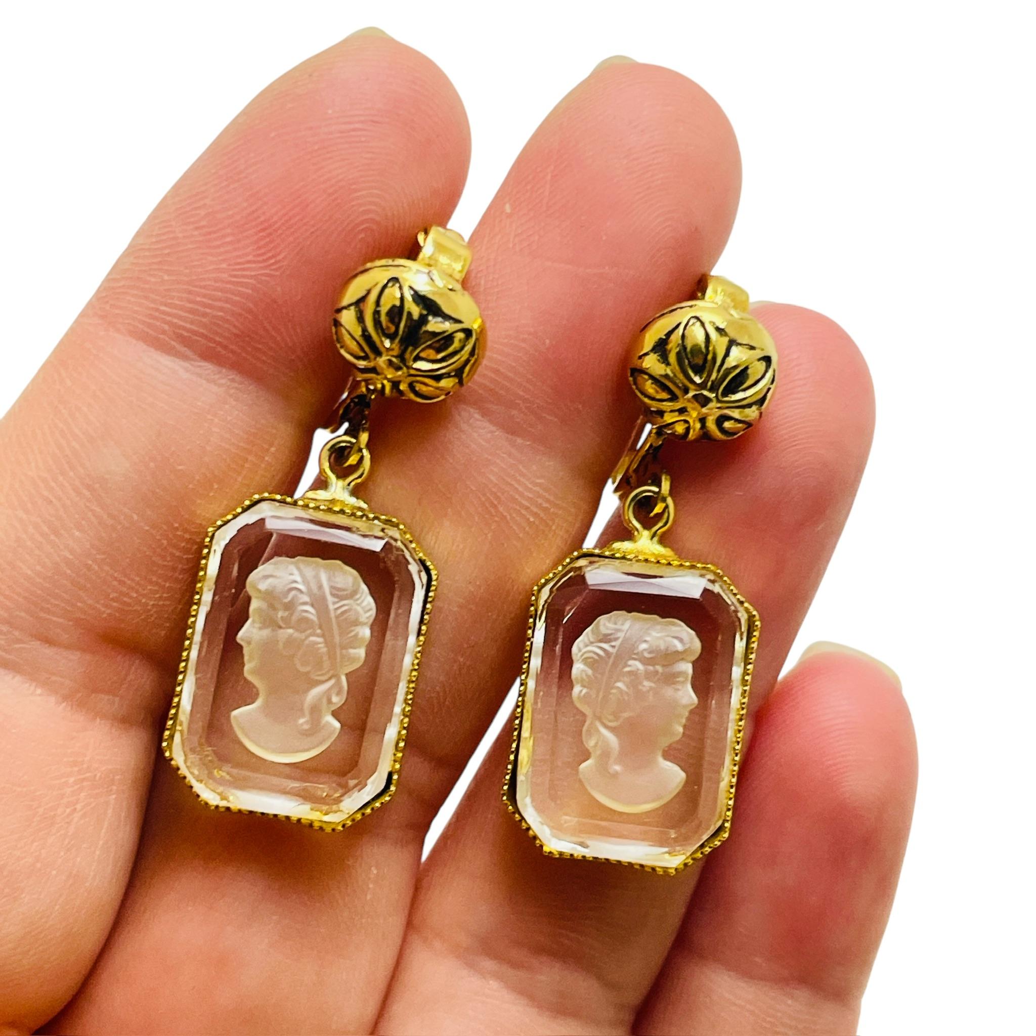 Vintage gold tone carved glass cameo necklace bracelet earrings set For Sale 5