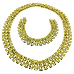 Vintage gold tone chain designer necklace bracelet set