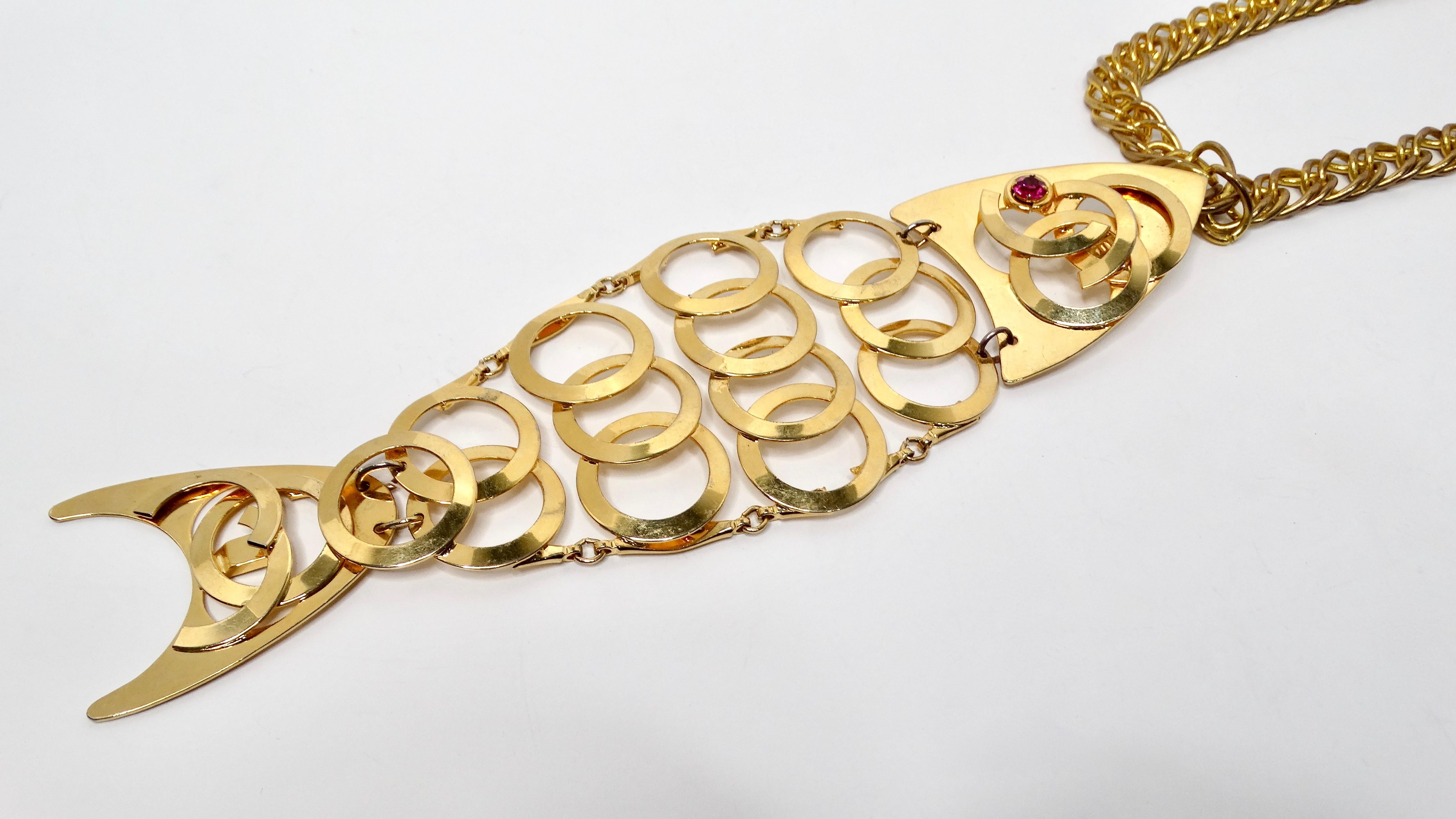 Collier vintage à maillons de chaîne en or avec pendentif poisson sculptural en mouvement Bon état - En vente à Scottsdale, AZ