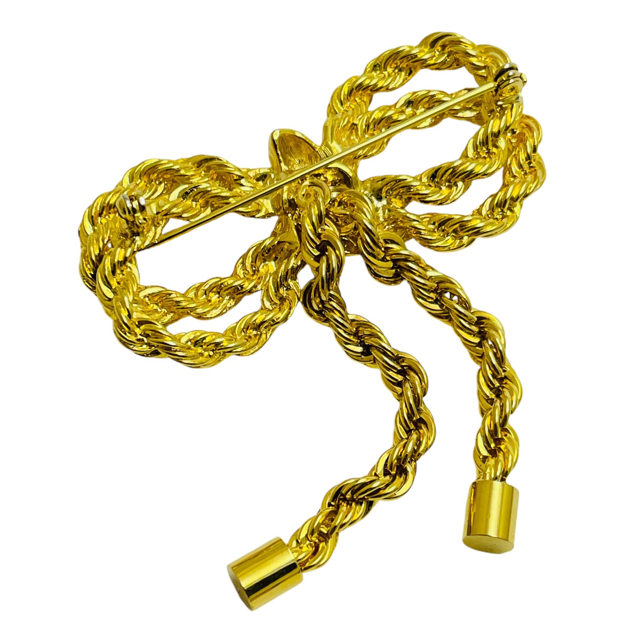 Vintage gold tone chain rope bow designer brooch In Good Condition For Sale In Palos Hills, IL