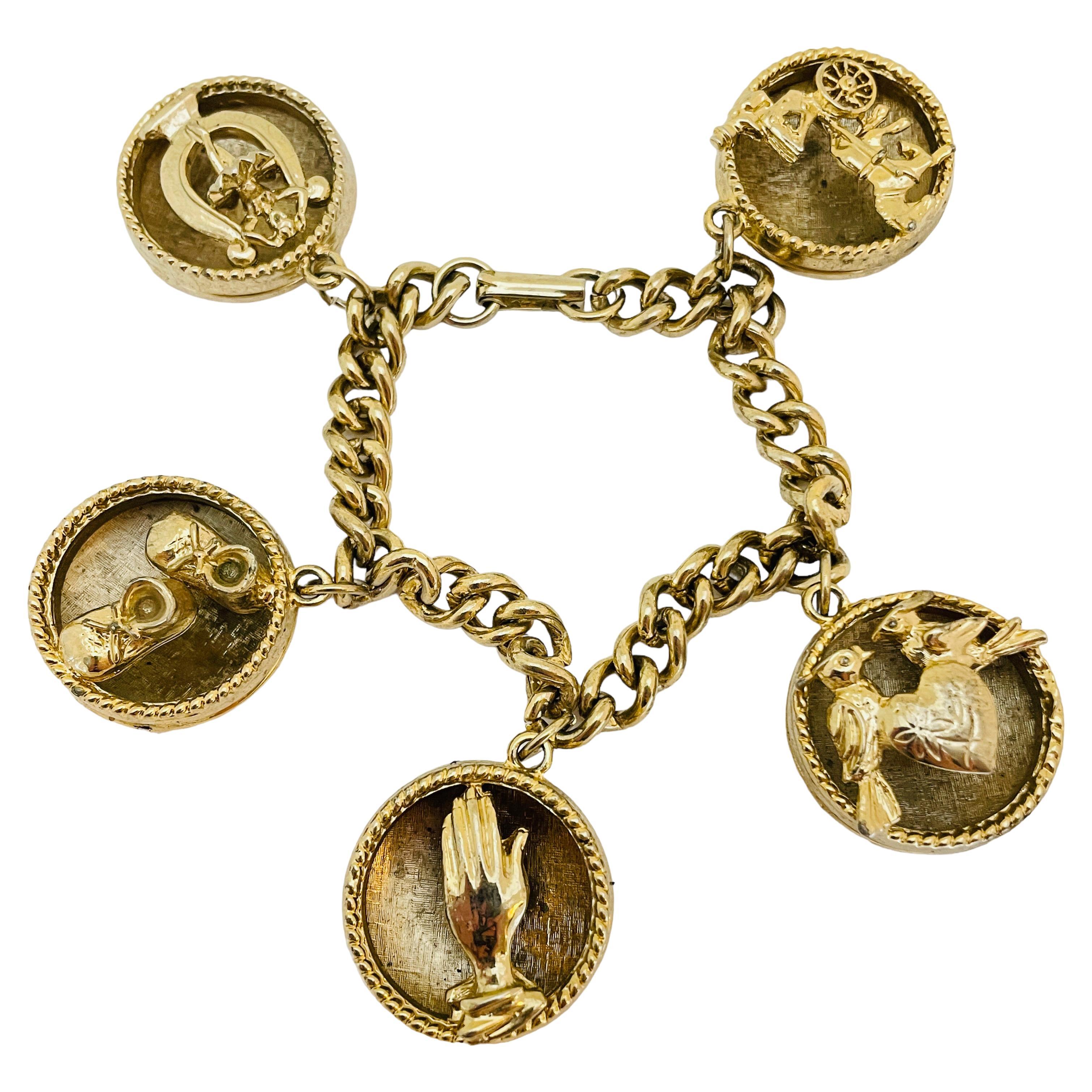 Vintage gold tone charm chain link bracelet For Sale