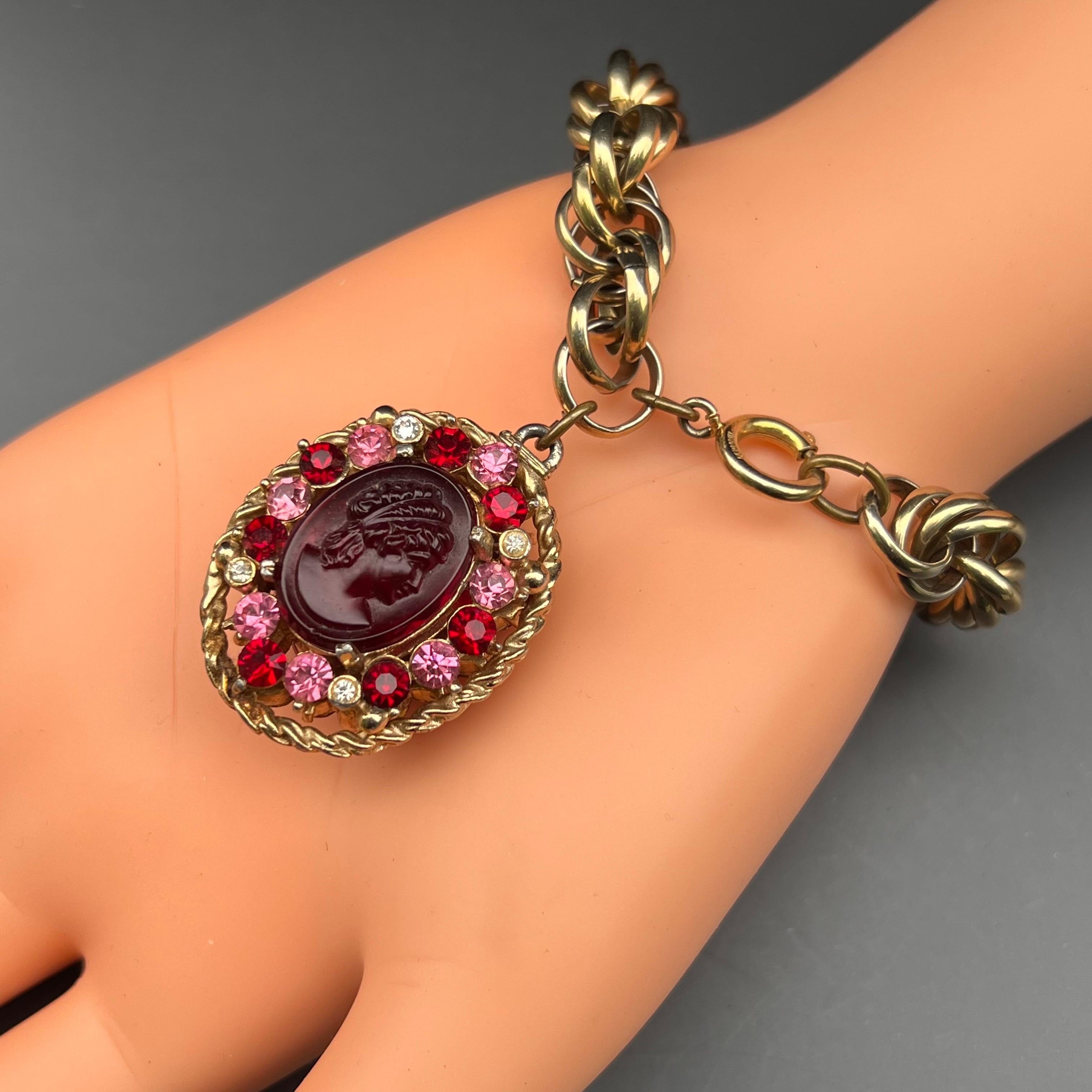 Vintage Gold Tone Charm Fob Bracelet with Cameo Glass and Rhinestones For Sale 4