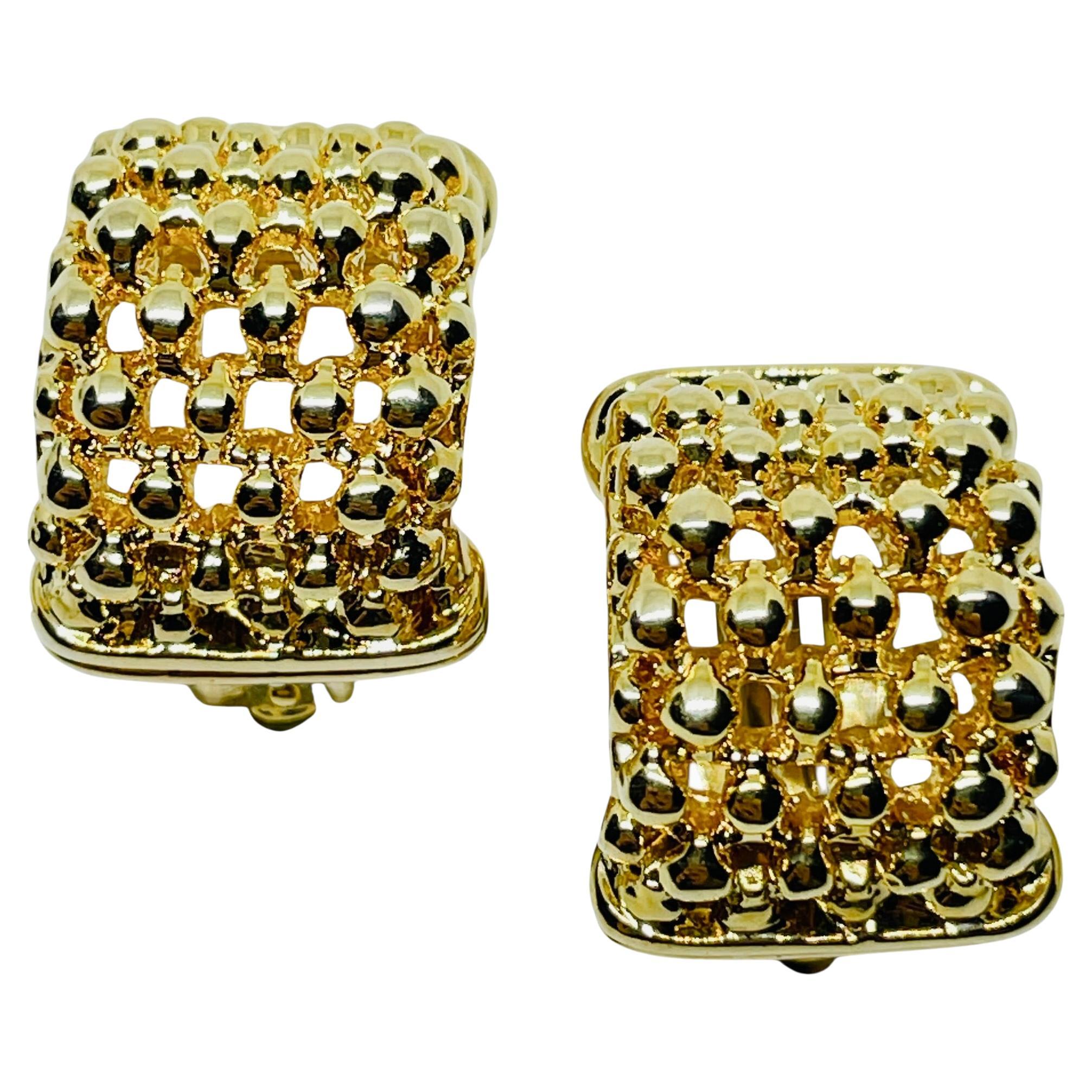 Boucles d'oreilles à clip vintage, ton or, pour la vie de tous les jours.