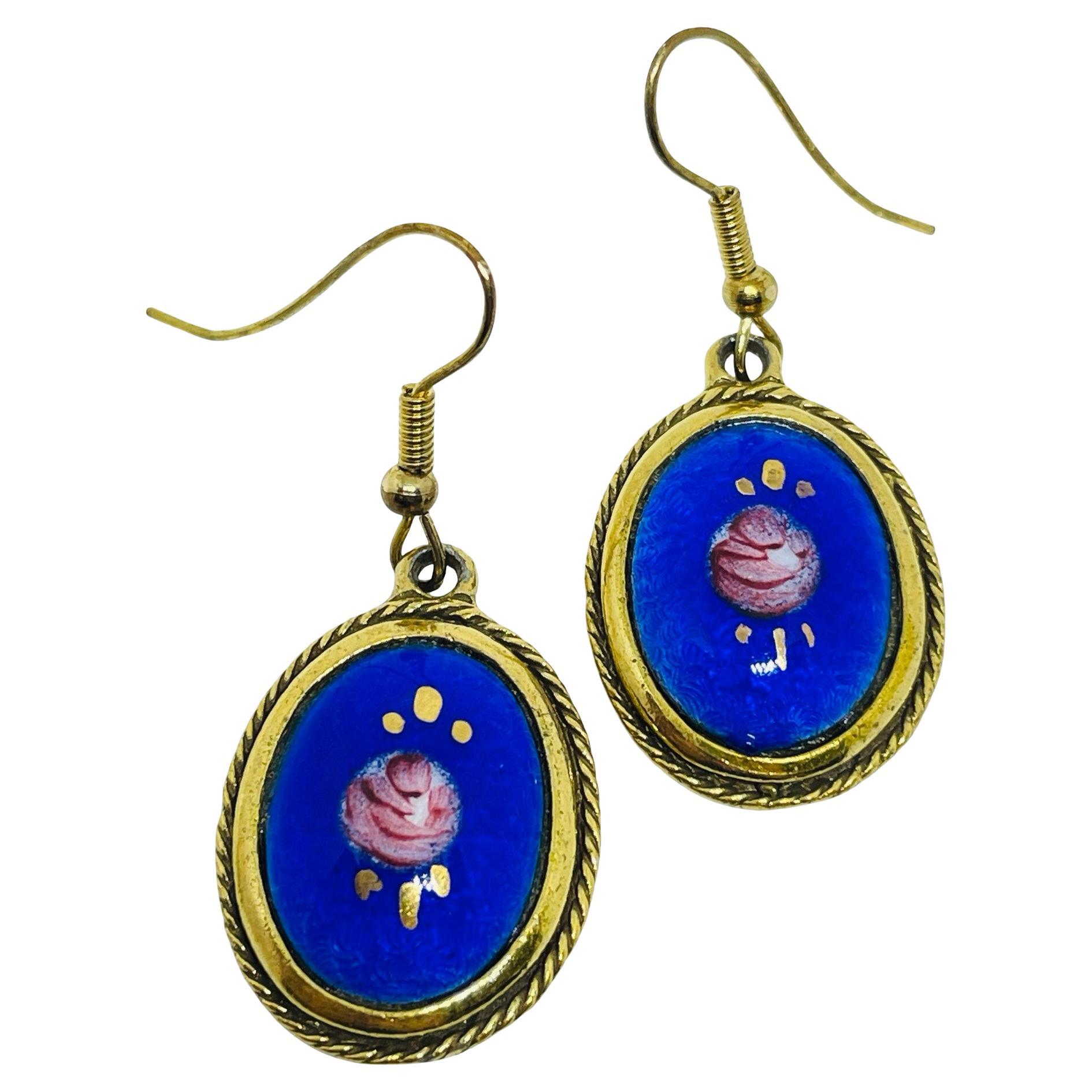 Vintage gold tone cobalt blue enamel flower designer dangle earrings For Sale
