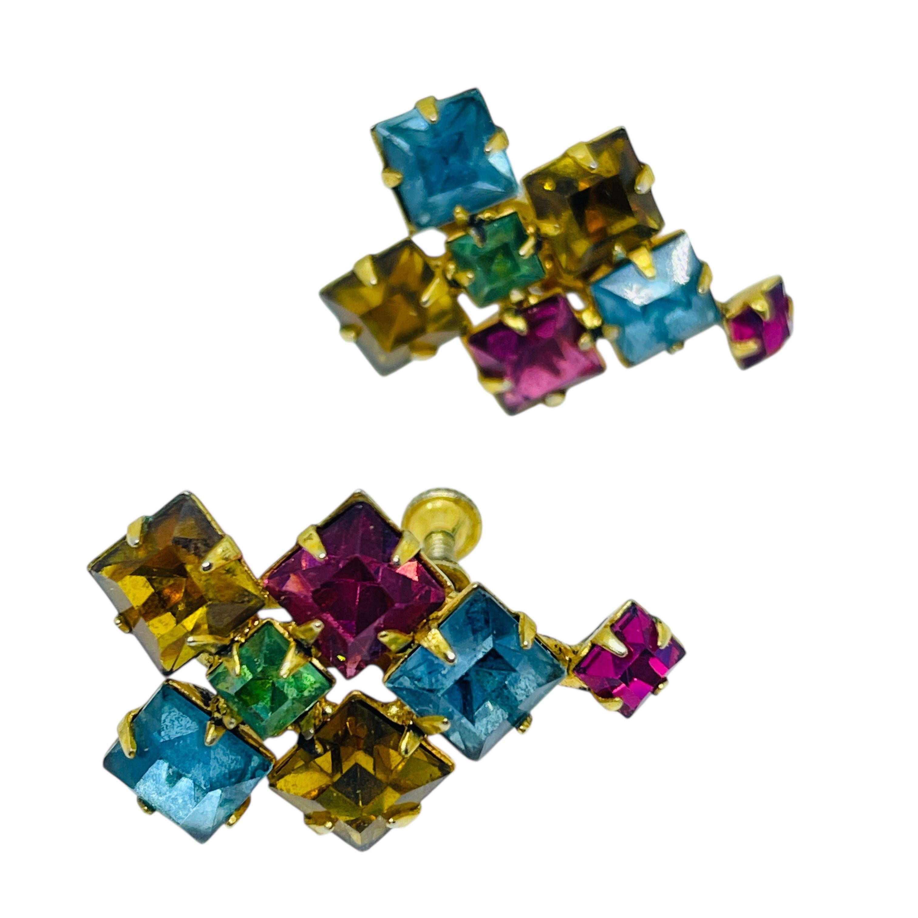Vintage Goldton bunte Strasssteine Designer Schraube zurück Ohrringe für Damen oder Herren im Angebot