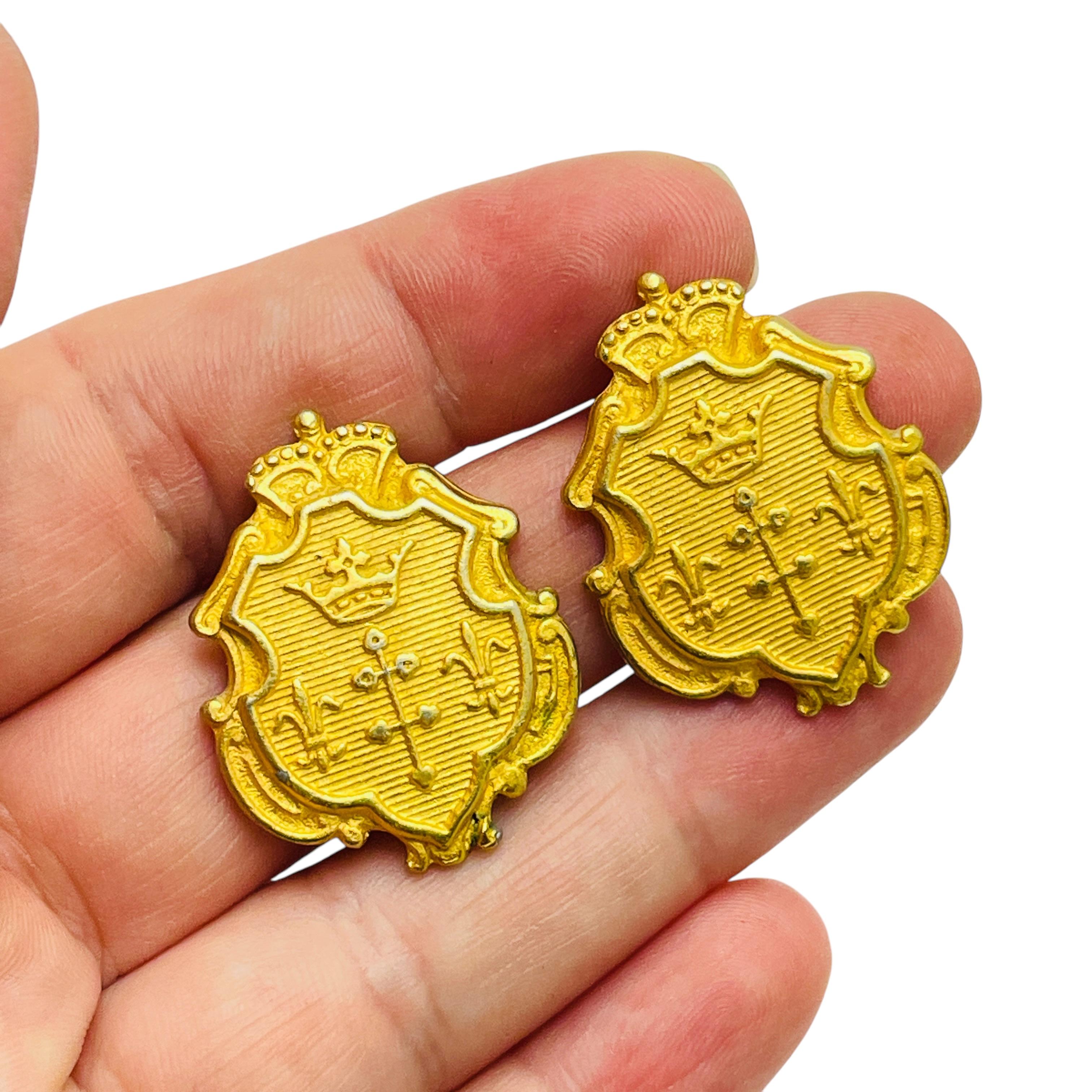 Women's Vintage gold tone crown shield designer earrings For Sale