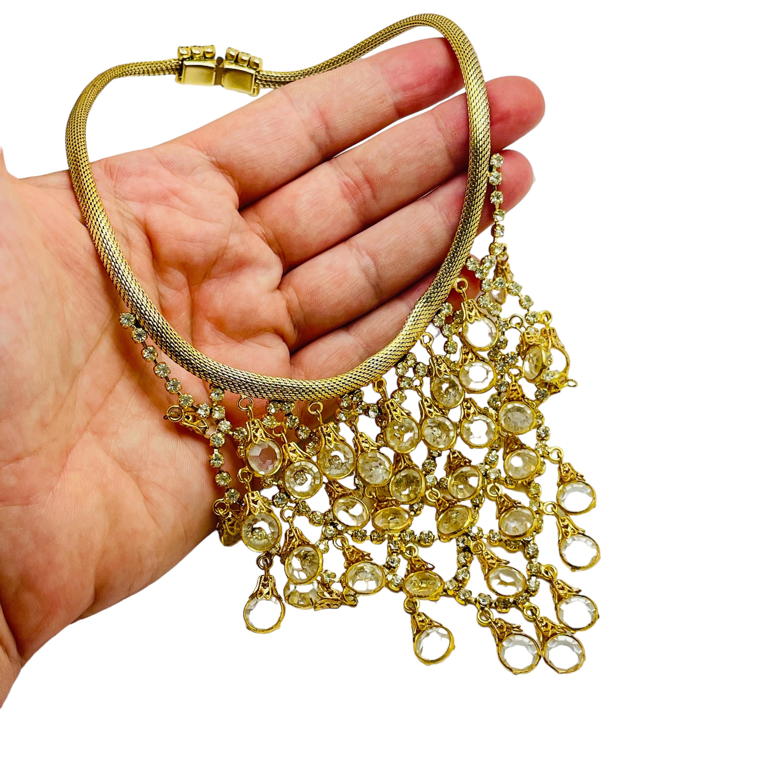 Collana vintage con cristalli a cascata in tonalità oro in vendita 2