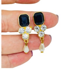 Vintage Gold Ton Kristalle baumeln Perle Designer Clip auf Ohrringe