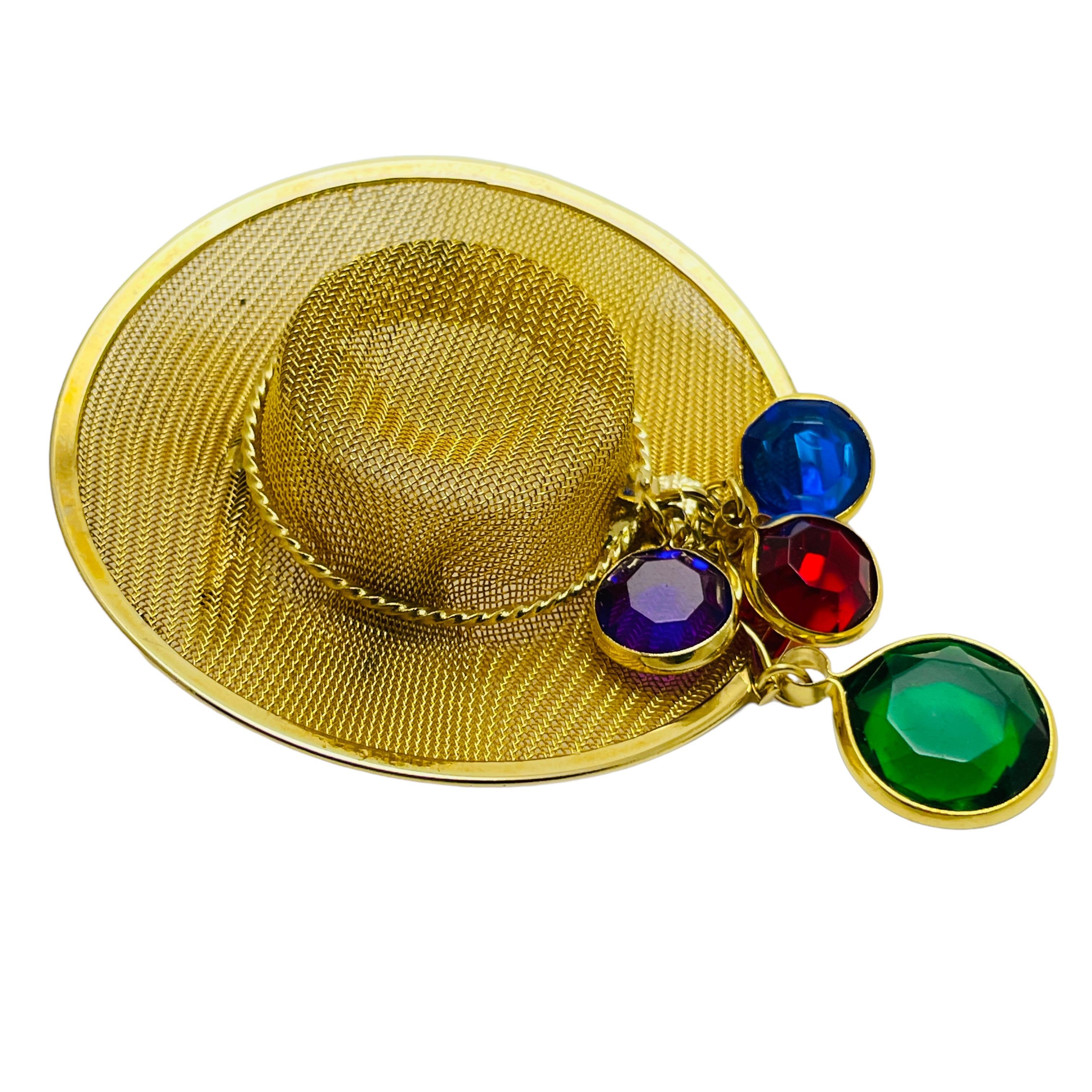 Women's or Men's Vintage gold tone dangle bezel charms hat brooch For Sale