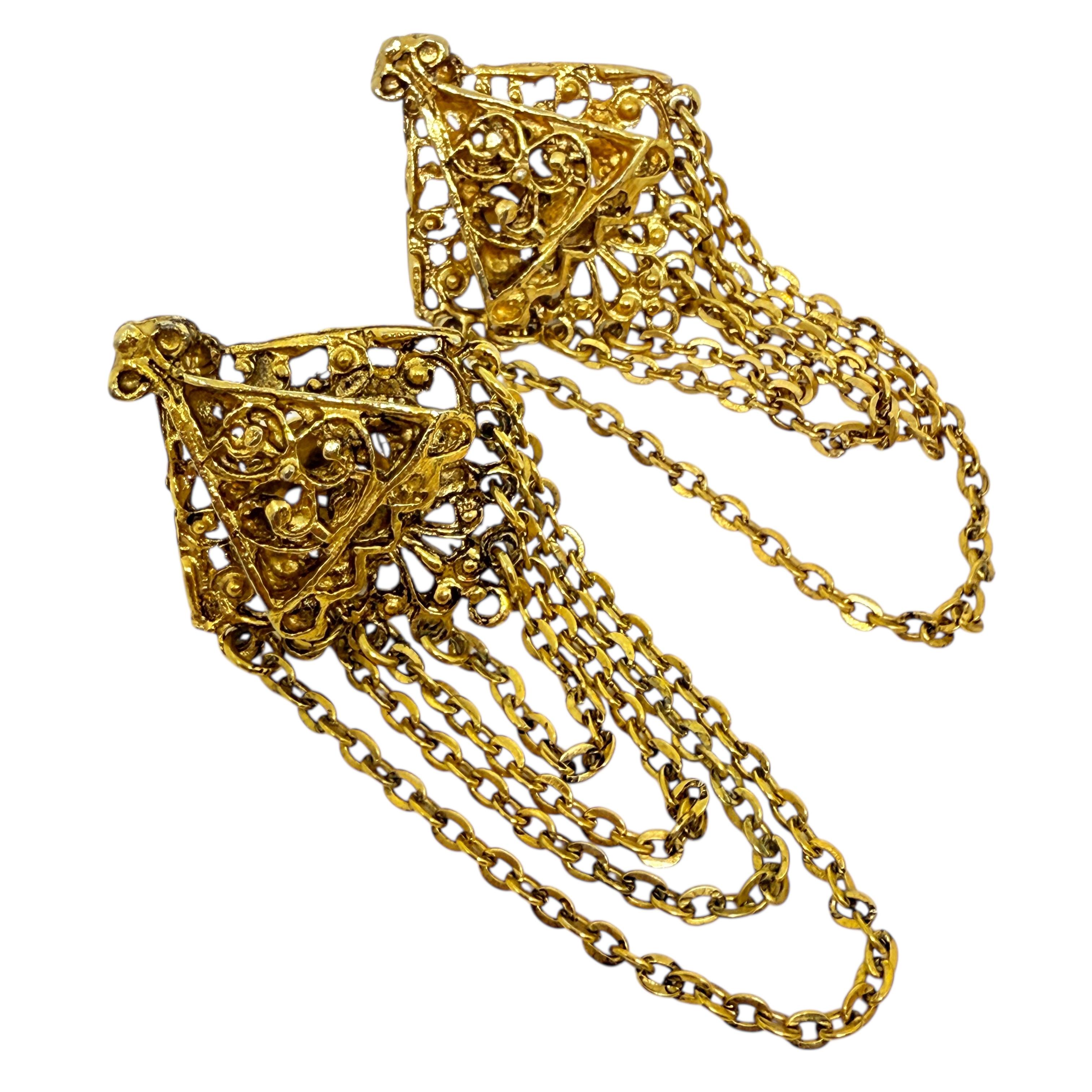Women's or Men's Vintage gold tone dangle chains designer clip on earrings For Sale
