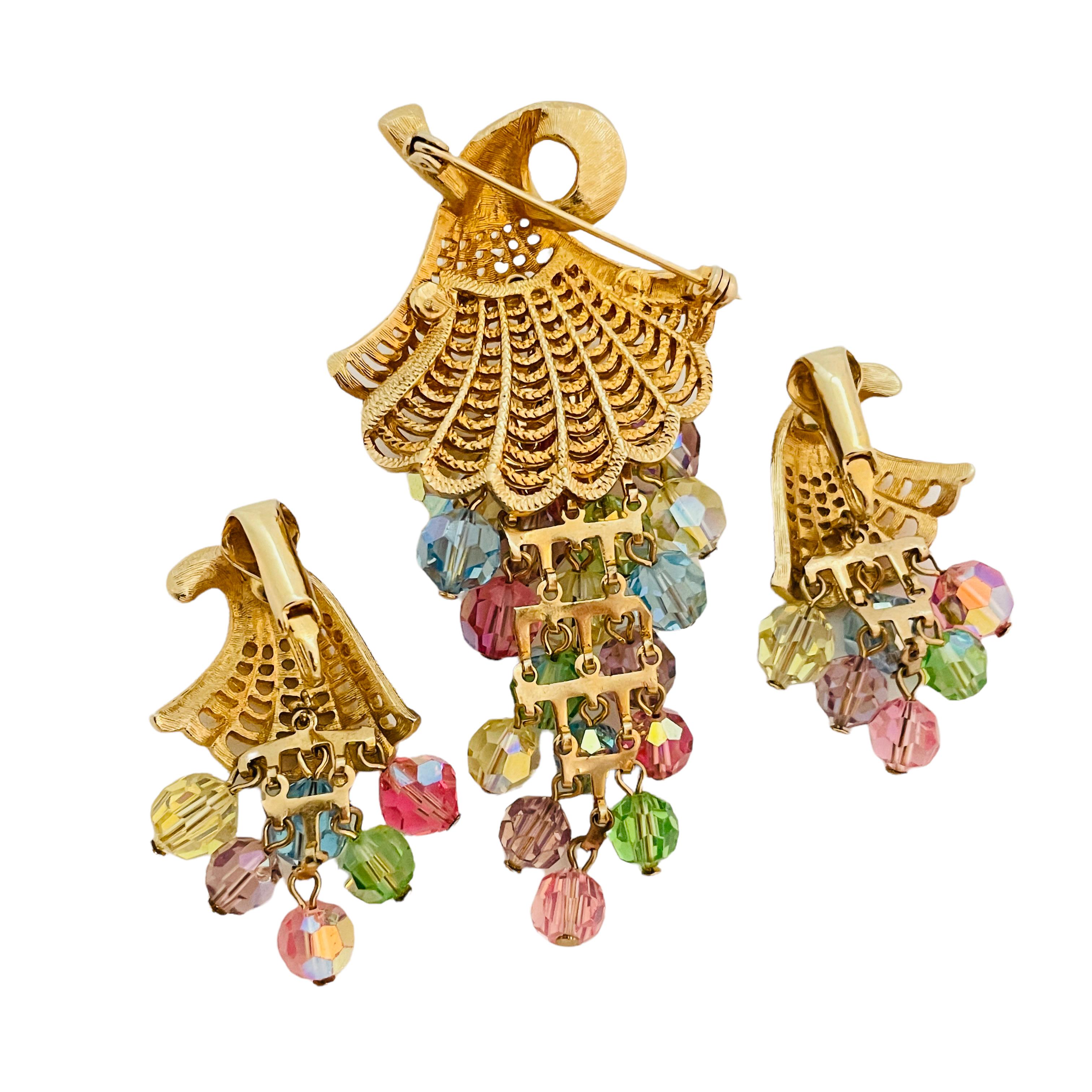 Vintage gold tone dangle cluster crystal balls designer brooch earrings set In Good Condition For Sale In Palos Hills, IL