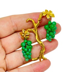 Vintage gold tone dangle jade beads tree designer brooch
