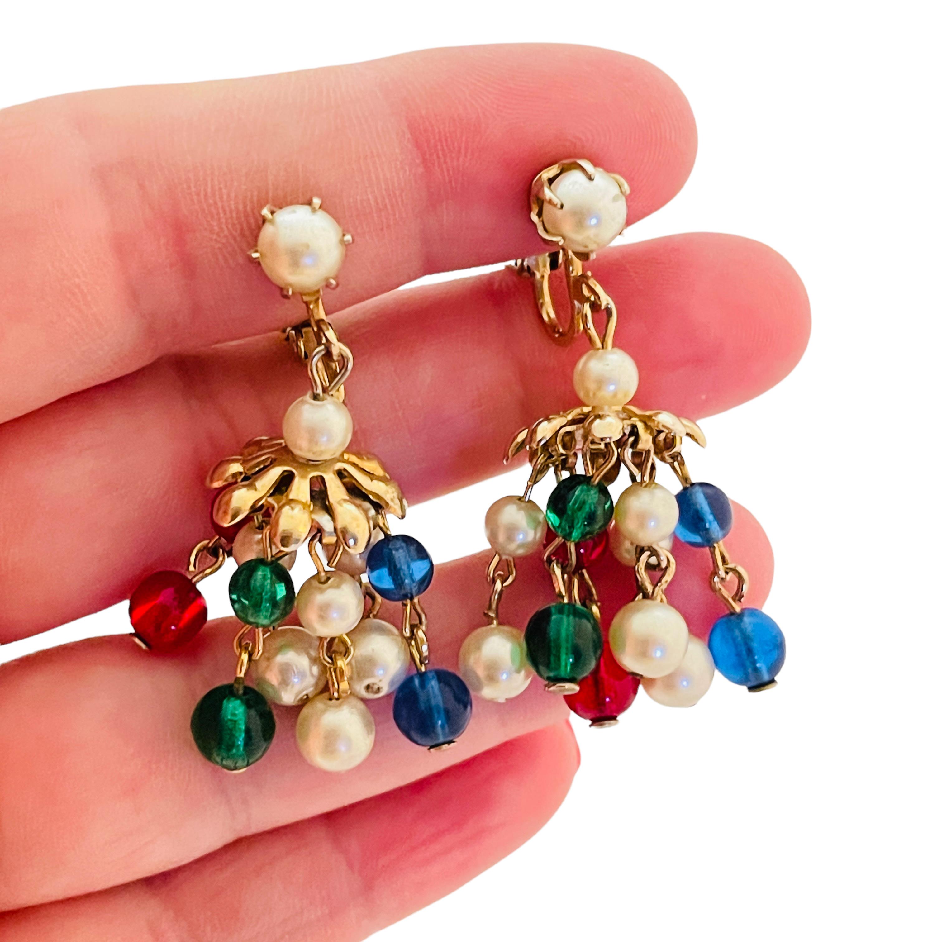 DETAILS

- • ohne Vorzeichen

- • goldfarben mit Glasperlen

- • Vintage-Designer-Ohrringe
  

MASSNAHMEN  

- •

CONDIT

- •  sehr guter Vintage-Zustand mit minimalen Gebrauchsspuren 

 Sku 32

❤️❤️   VINTAGE-DESIGNER-SCHMUCK   ❤️❤️

❤️❤️ 