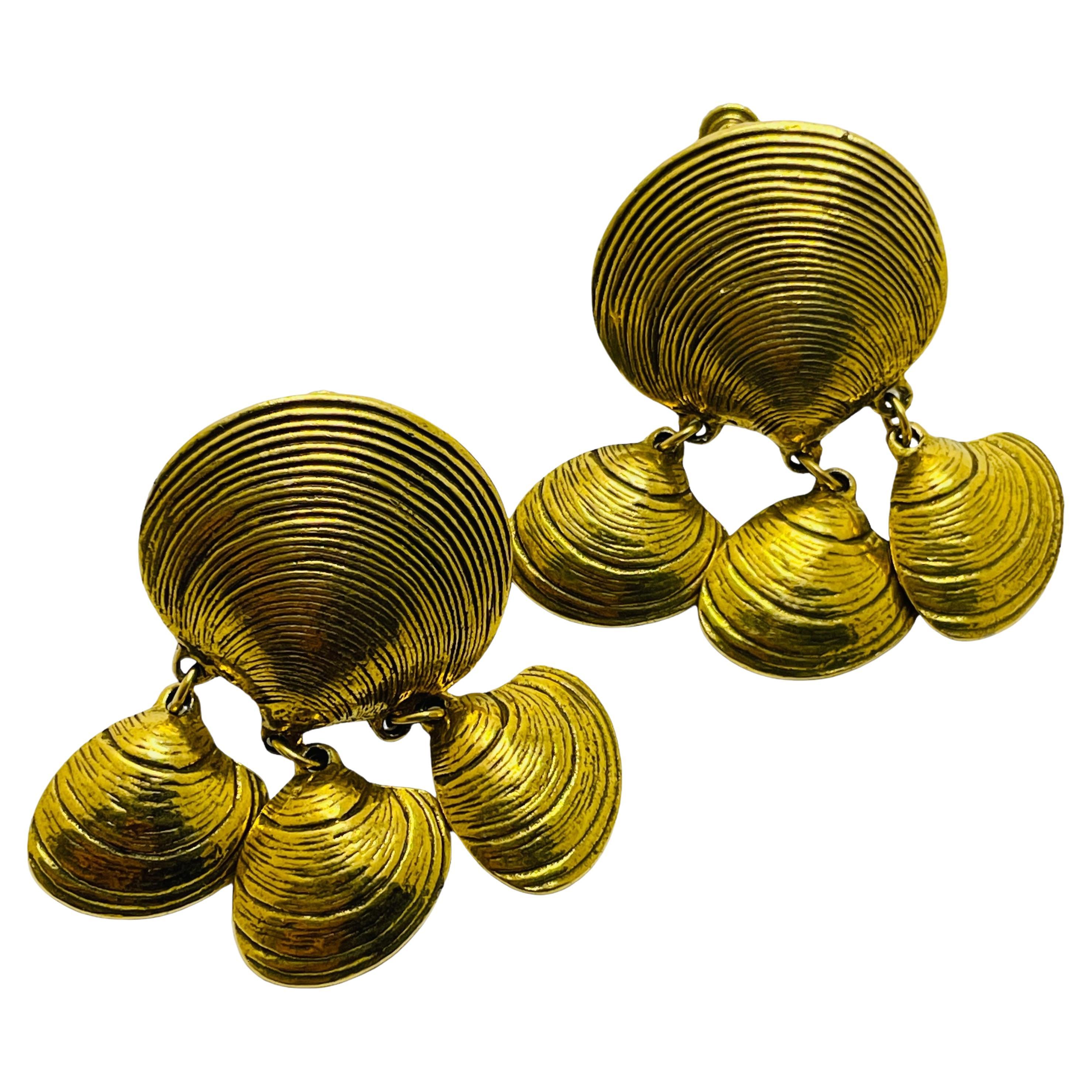Vintage gold tone dangle seashells earrings For Sale