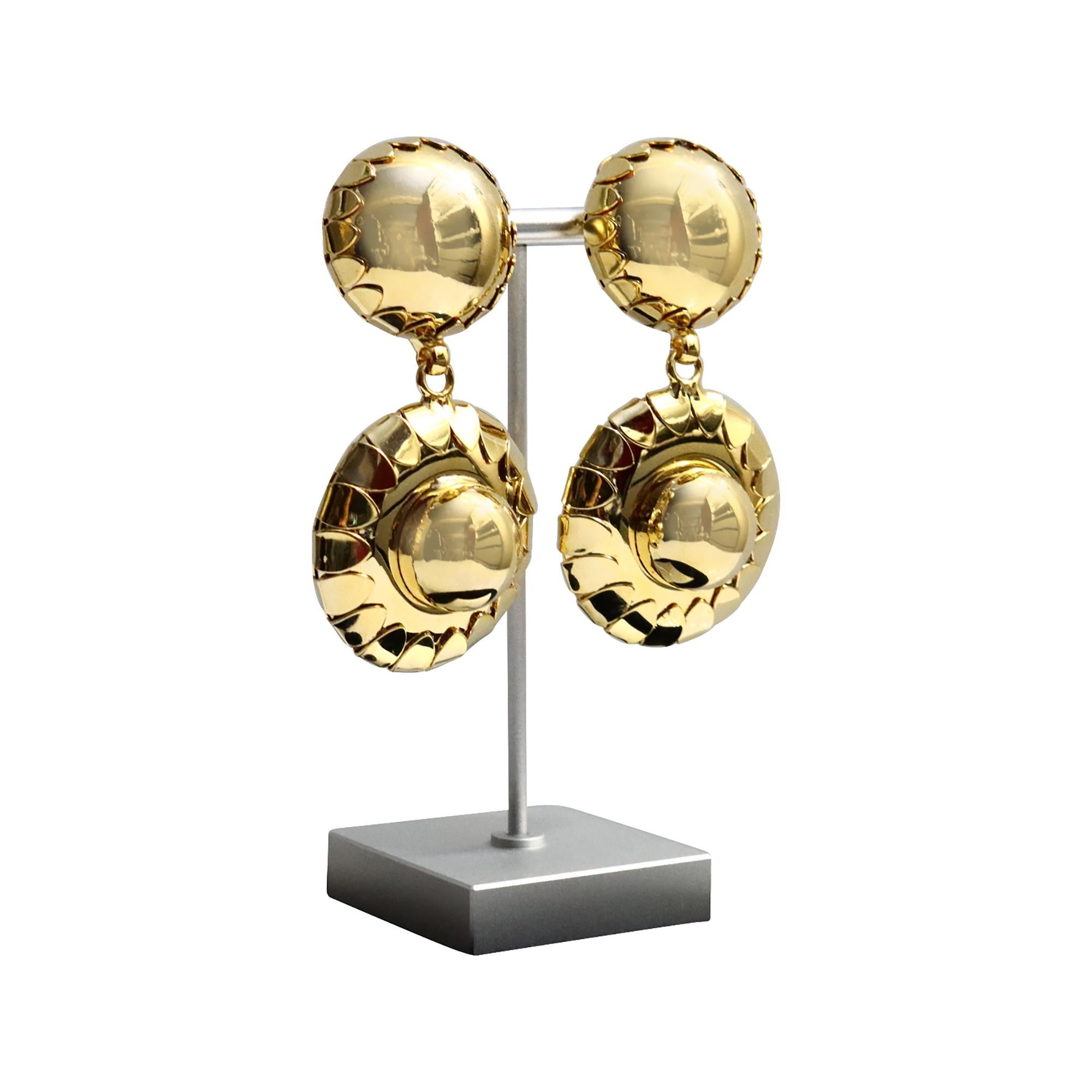 Vintage Gold Tone baumelnden Kreis wie Ohrringe, circa 2000s im Angebot 1