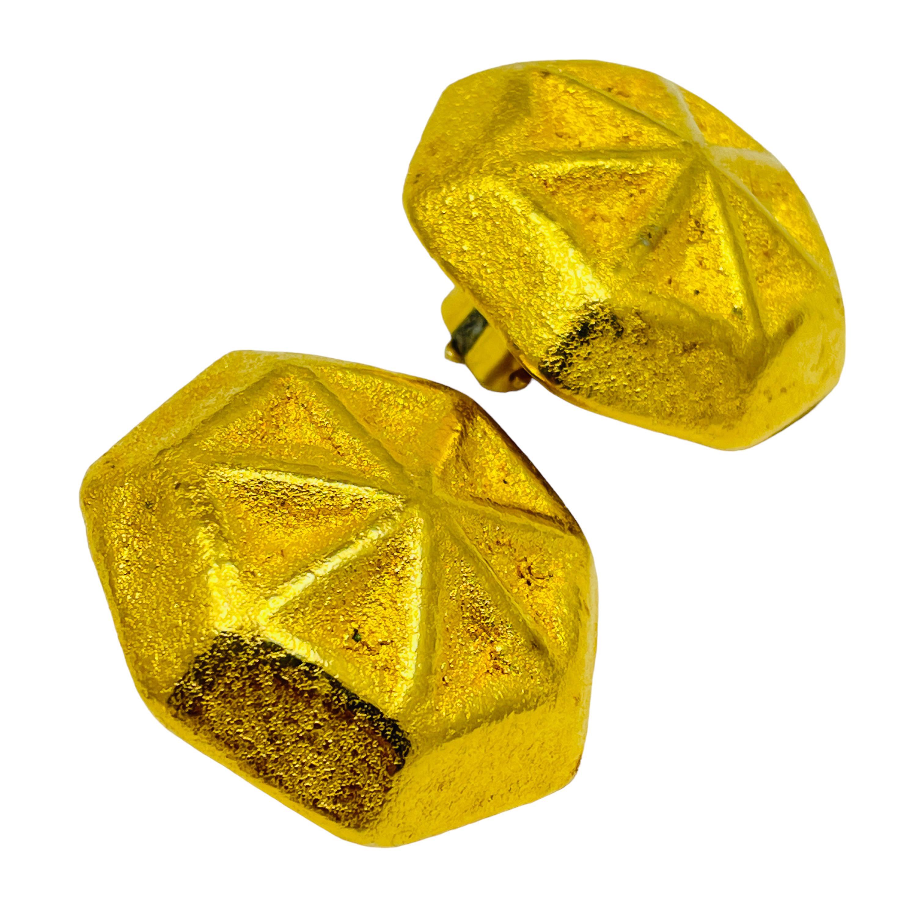 Vintage Gold Ton Designer 80er Jahre Clip auf Ohrringe im Angebot 1