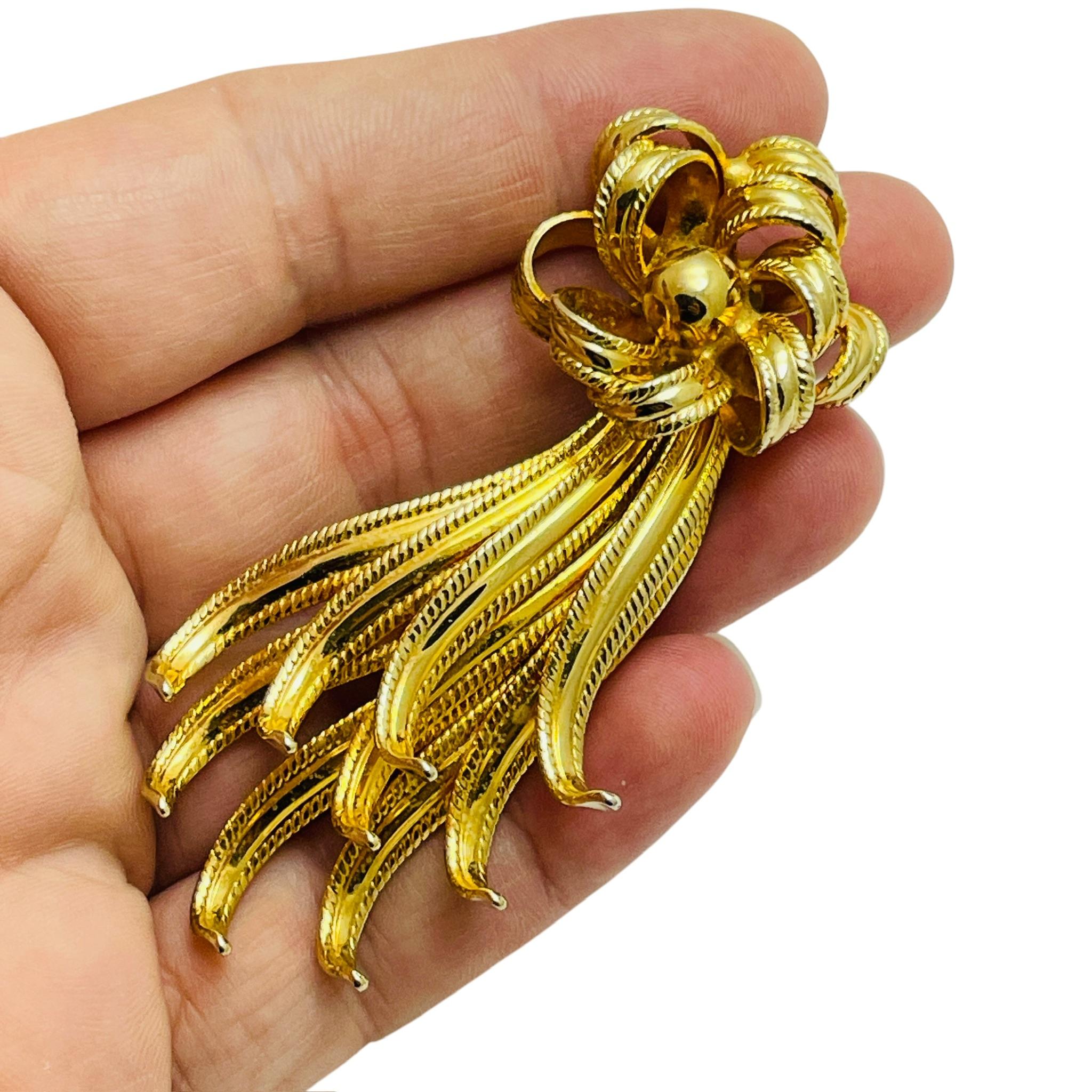 De las mujeres Broche vintage de diseño en tono dorado en venta