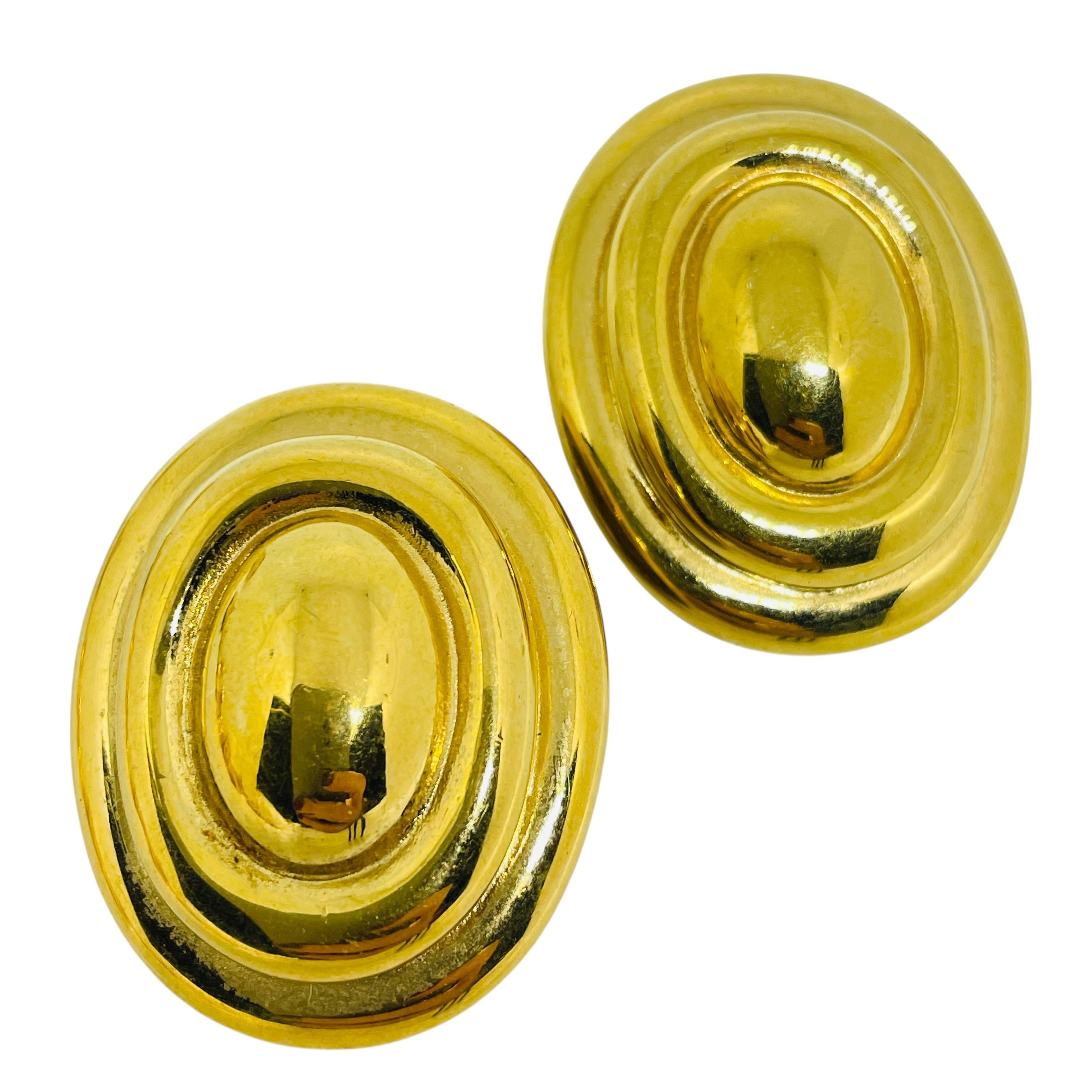 Vintage Goldtöne Designer-Ohrclips an Ohrringen im Angebot 1