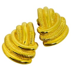 Orecchini a clip di design in tonalità oro vintage