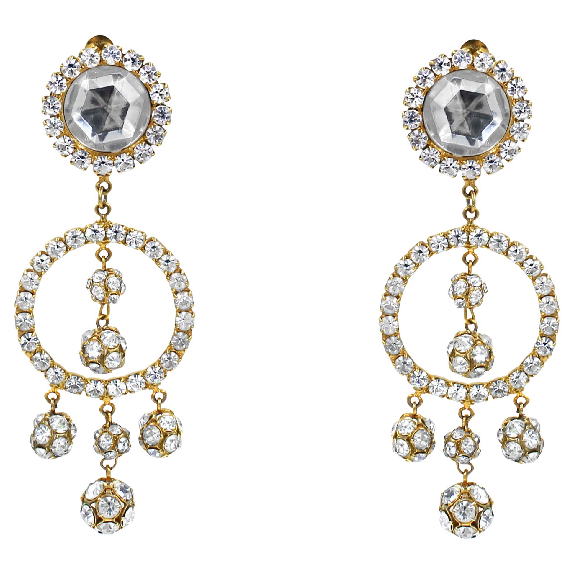 Orecchini pendenti lunghi con diamanti e rondelle in tonalità oro vintage, circa anni '60