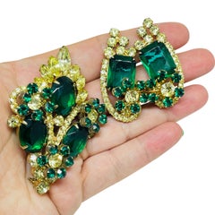Vintage Gold Ton smaragdgrün Strass Blumen Designer Brosche Ohrringe Set