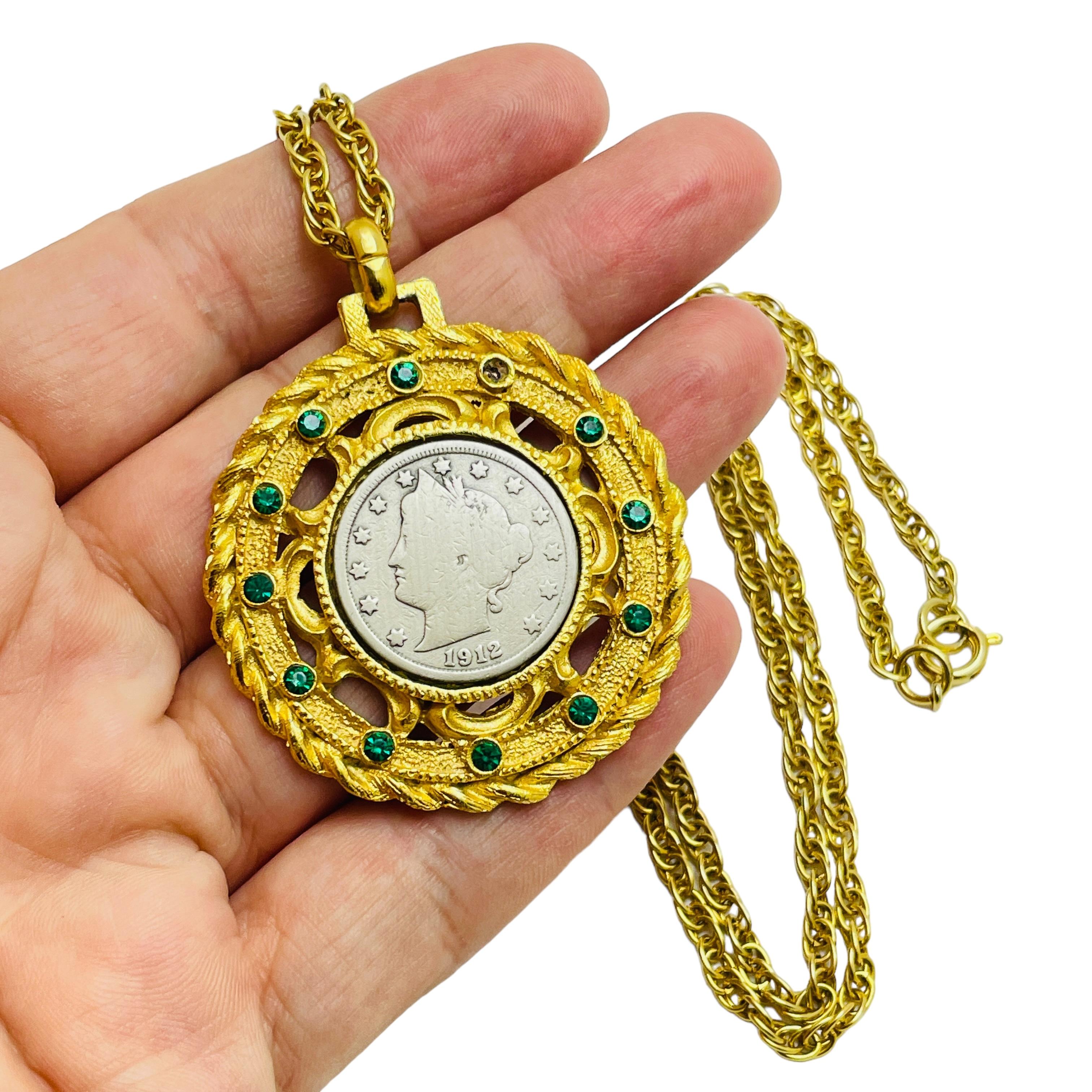 Vintage Gold Ton Smaragd Strass Silber Münze Designer Halskette Damen im Angebot